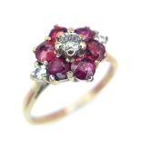18K WHITE GOLD DIAMOND & RED STONE (POSSIBLY RUBIES) CLUSTER RING, WEIGHT 4G SIZE P