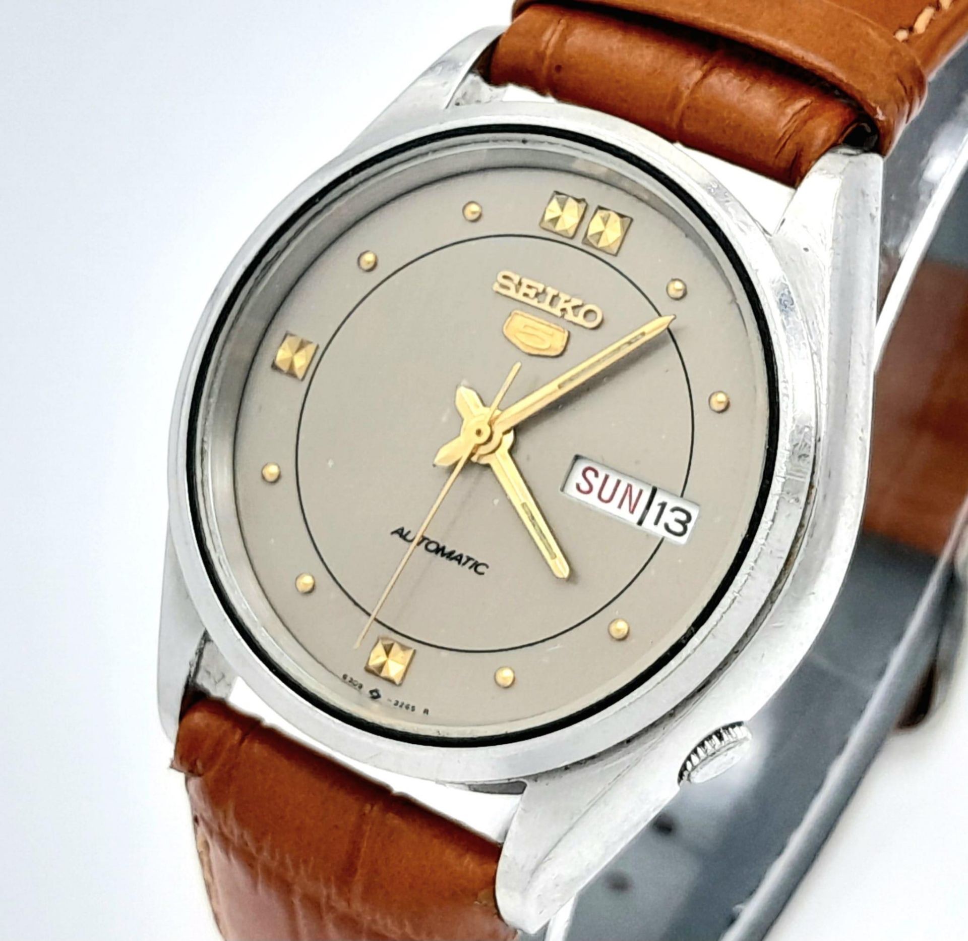 A Vintage Seiko 5 Automatic Gents Watch. Brown leather strap. Stainless steel case - 36mm. Dark grey - Bild 3 aus 11