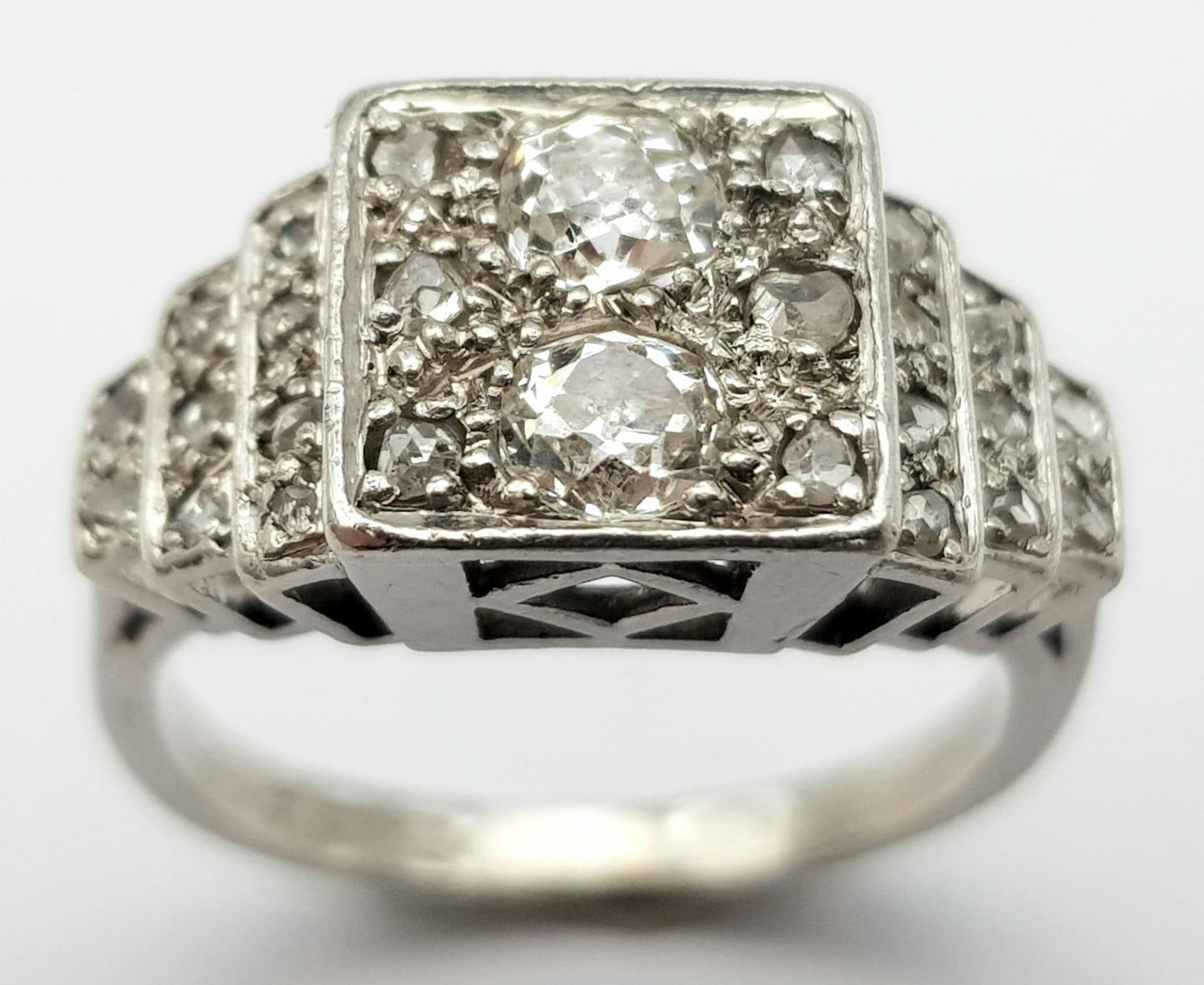 A VINTAGE PLATINUM DIAMOND RING, APPROX 0.65CT DIAMONDS TOTAL, WEIGHT 6.8G SIZE M - Image 2 of 9