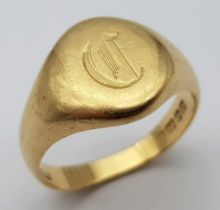 A Vintage 18K Yellow Gold Gents Signet Ring. Size X. 12.2g weight.