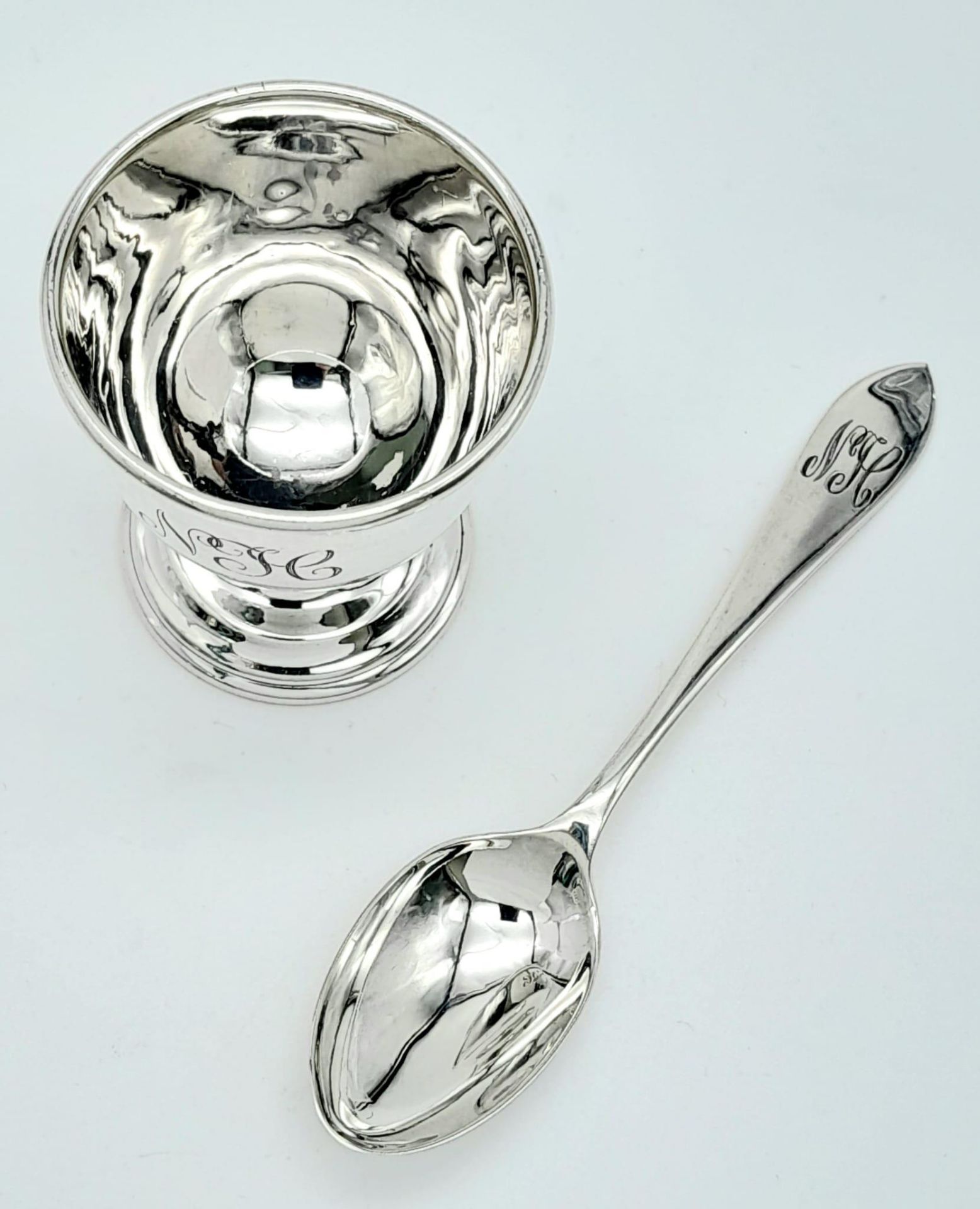 A Vintage Sterling Silver Egg Cup and Spoon. Birmingham hallmarks. 46g total weight. - Image 3 of 7