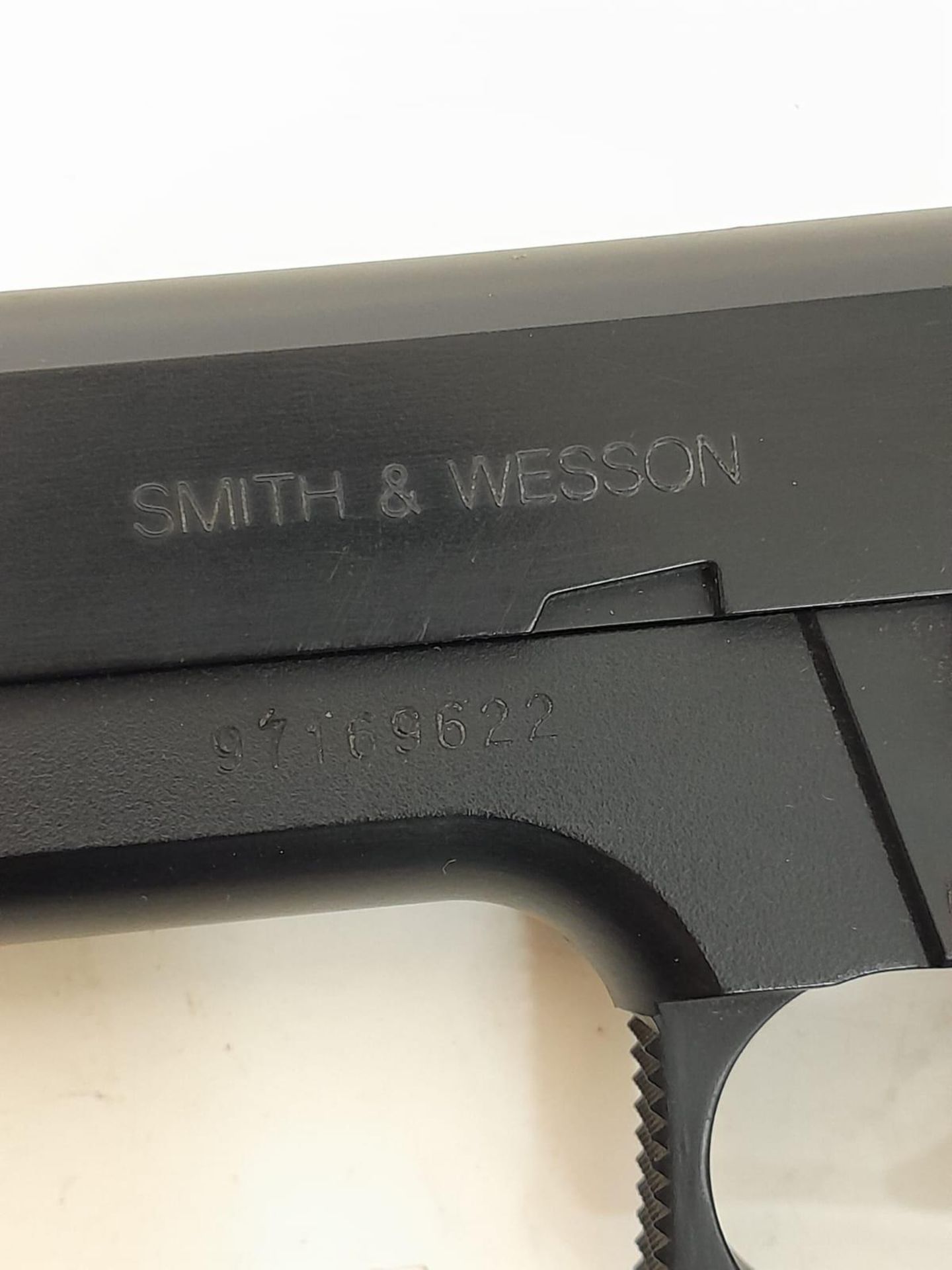 A Smith and Wesson Soft Air 6mm BB Air Pistol. Full Working Order. Comes with Anglo Arms Holster. UK - Image 5 of 9