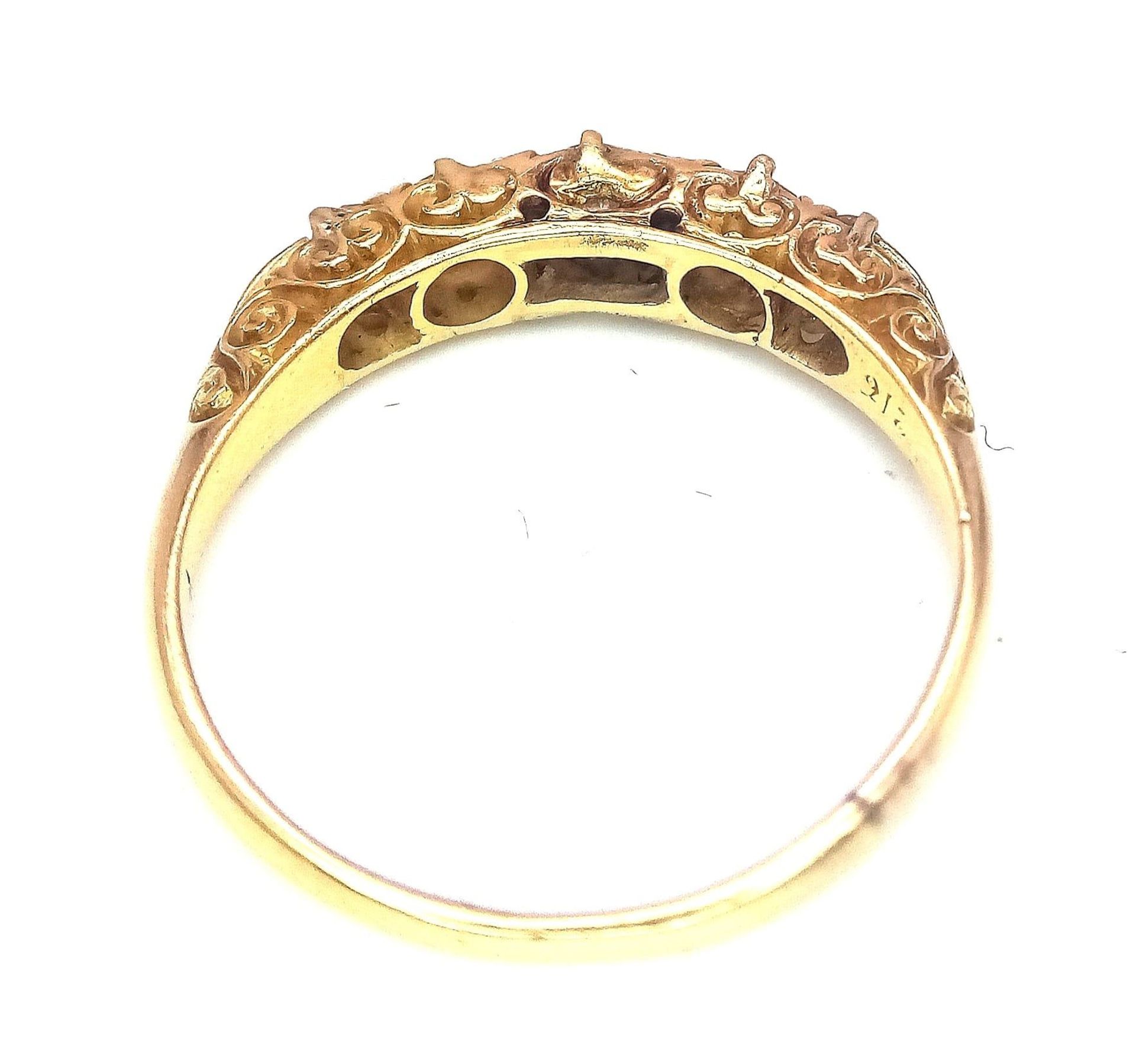 AN ANTIQUE 18K YELOW GOLD DIAMOND 5 STONE SET RING, WITH APPROX 0.60CT OLD CUT DIAMONDS, WEIGHT 2.5G - Image 9 of 13