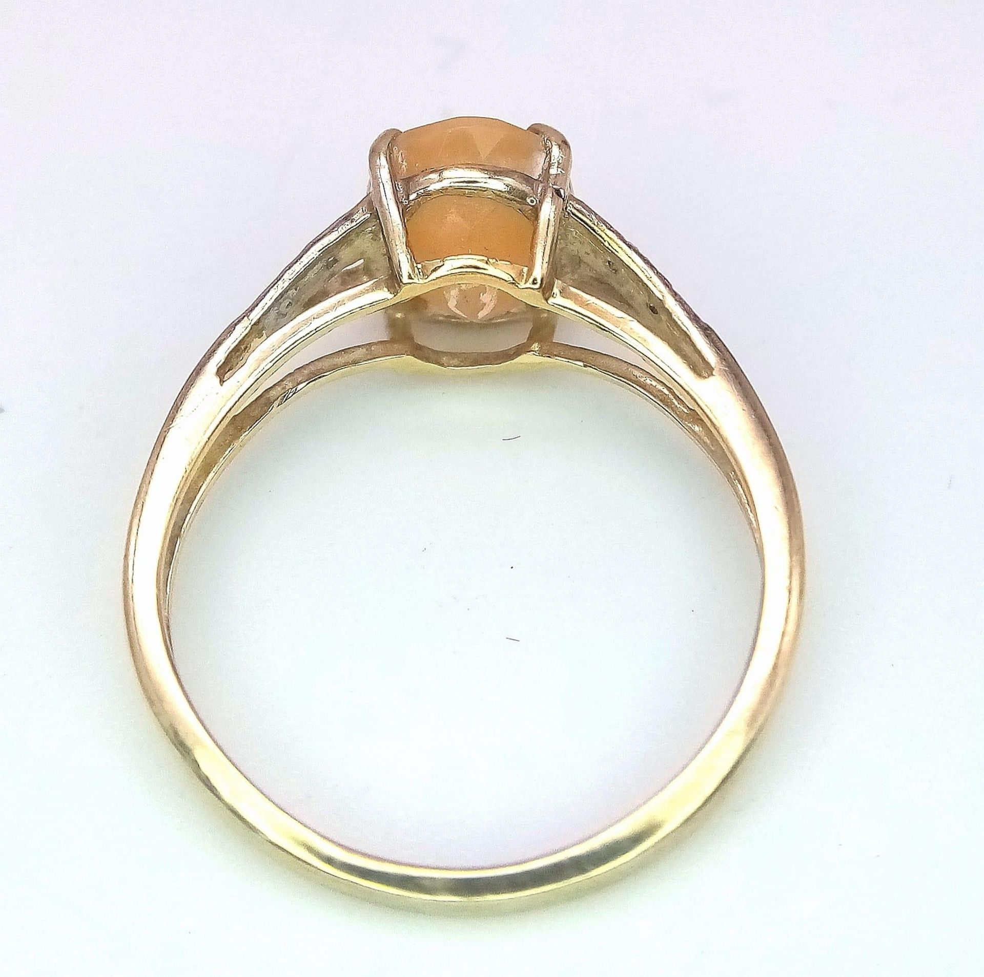 A 9K GOLD AGATE AND DIAMOND RING . 1.8gms size L - Image 6 of 8