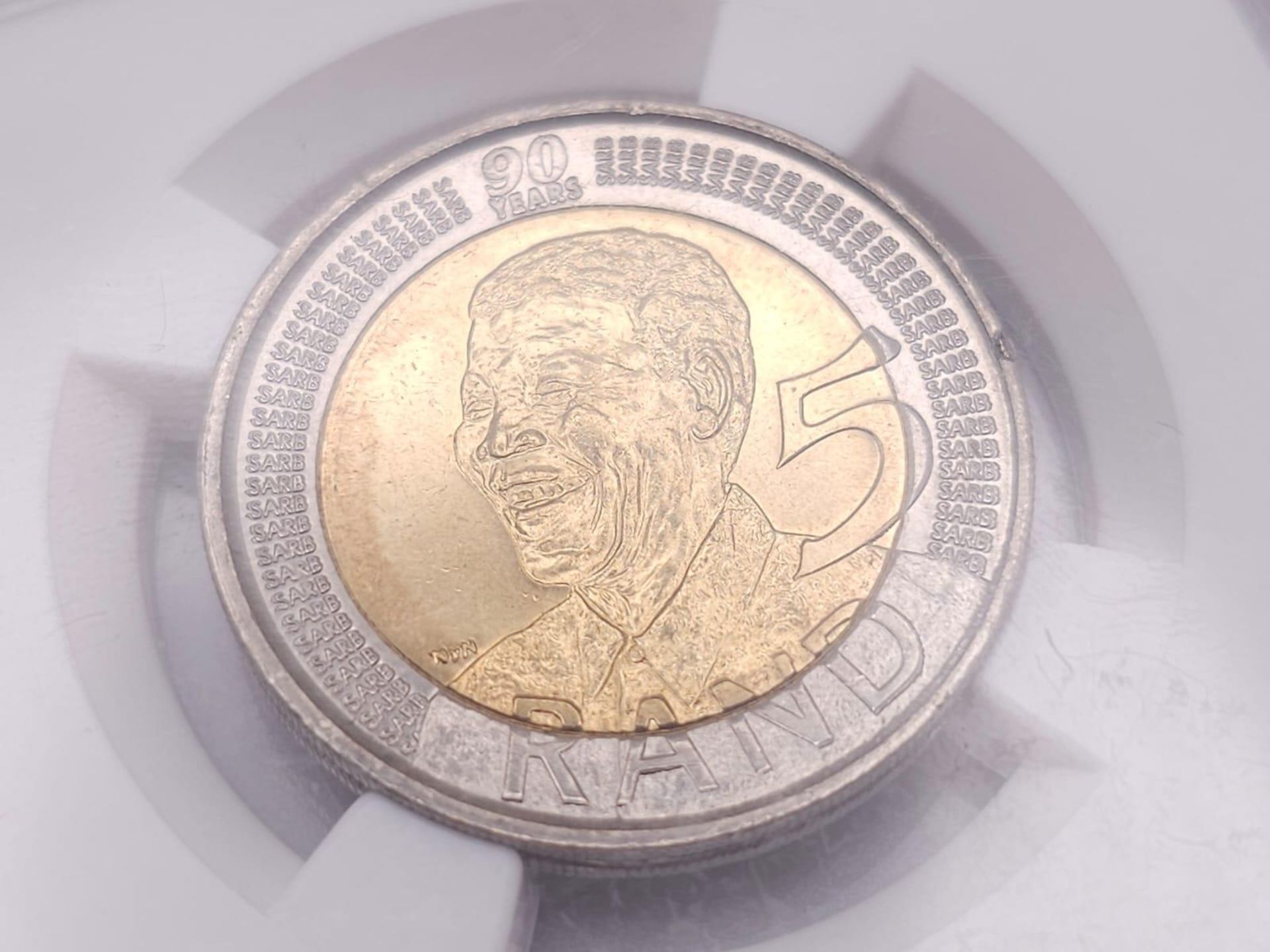 A 2008 MANDELA 90th BIRTHDAY COMMEMORATIVE COIN IN PRESENTATATION CAPSULE . - Image 6 of 9