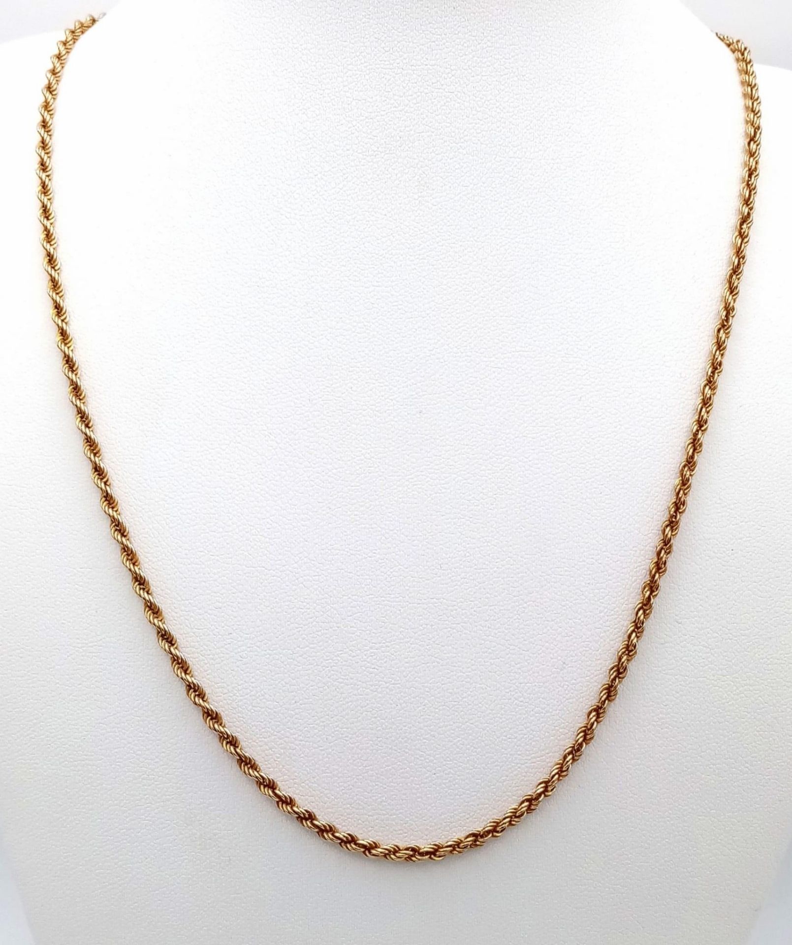 A 50cms 9K GOLD ROPE TWIST CHAIN . 3.3gms - Image 2 of 3
