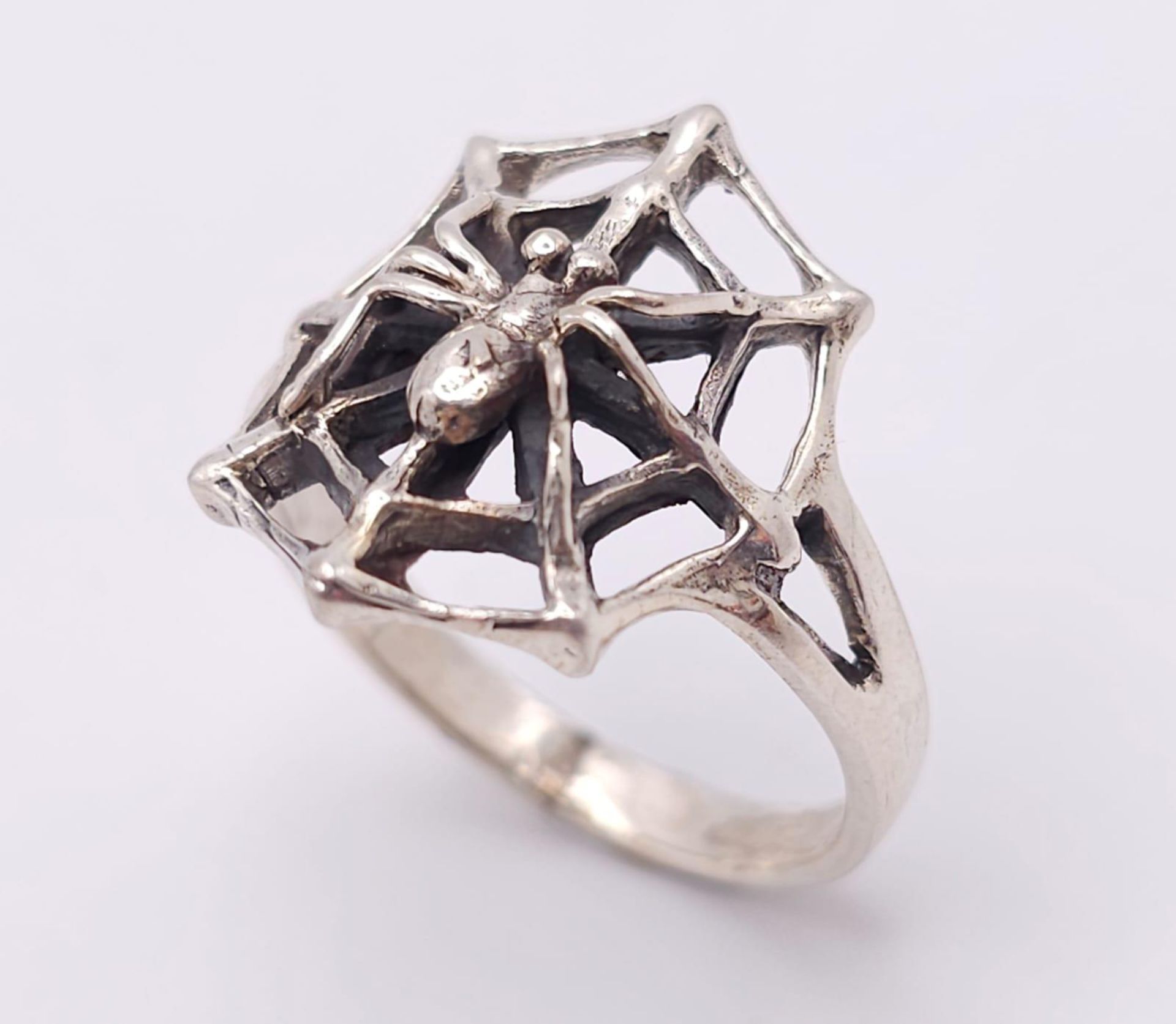 A Unique Vintage Sterling Silver Spider and Spider Web Ring Size Q. The Crown Measures 2cm Long - Image 3 of 9