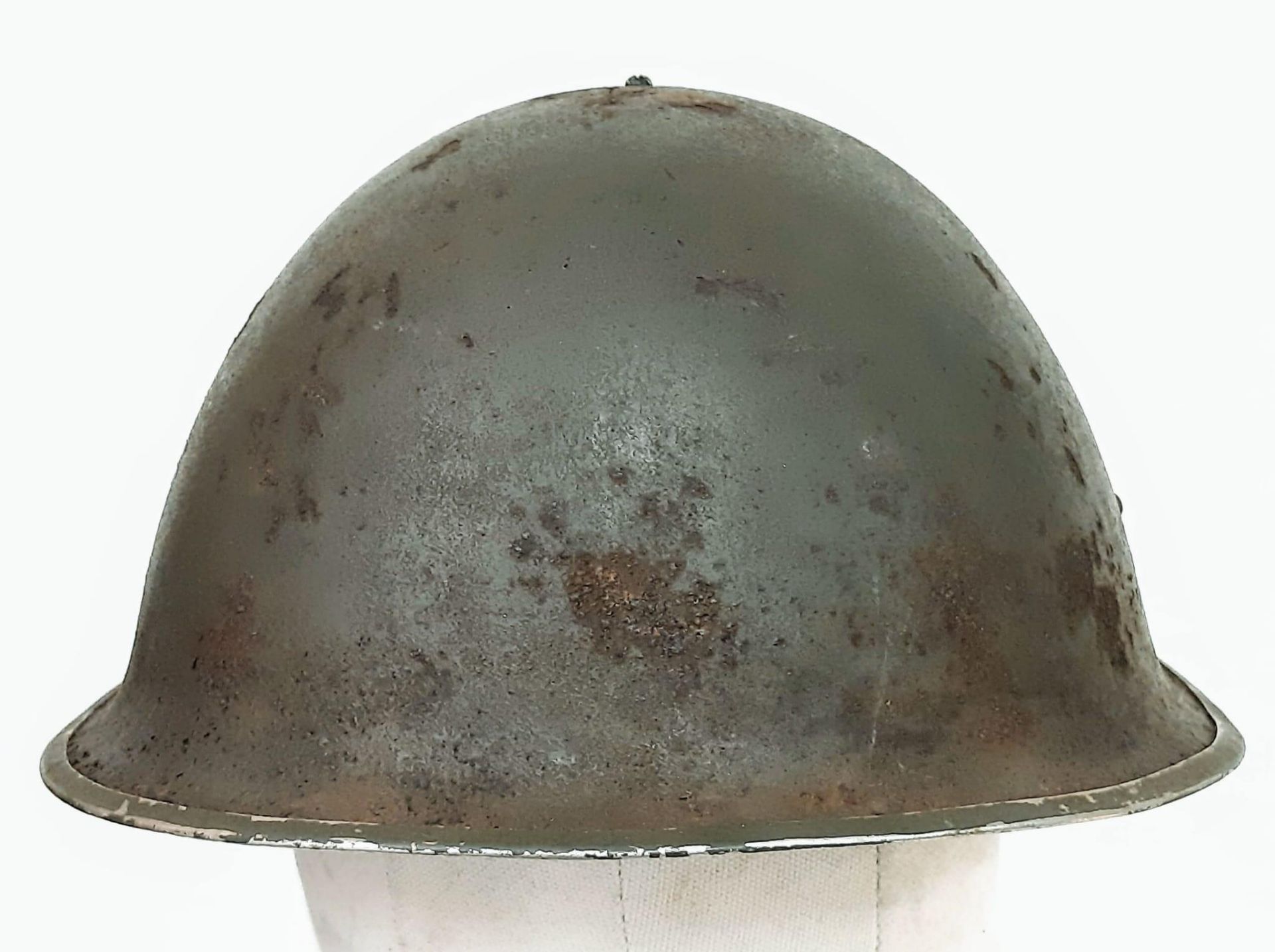 WW2 British 44 Pattern “Turtle” D-Day Helmet and liner, with insignia of the Royal Artillery. - Image 2 of 5