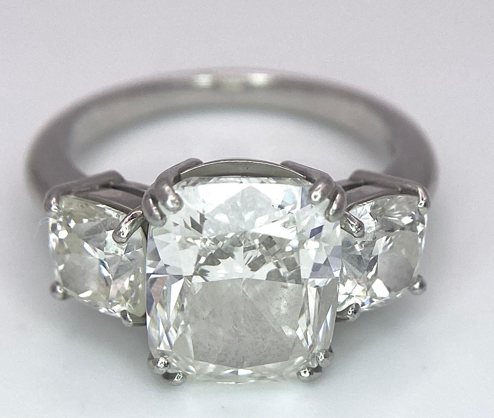 A Breathtaking 4.01ct GIA Certified Diamond Ring. A brilliant cushion cut 4.01ct central diamond - Image 4 of 21