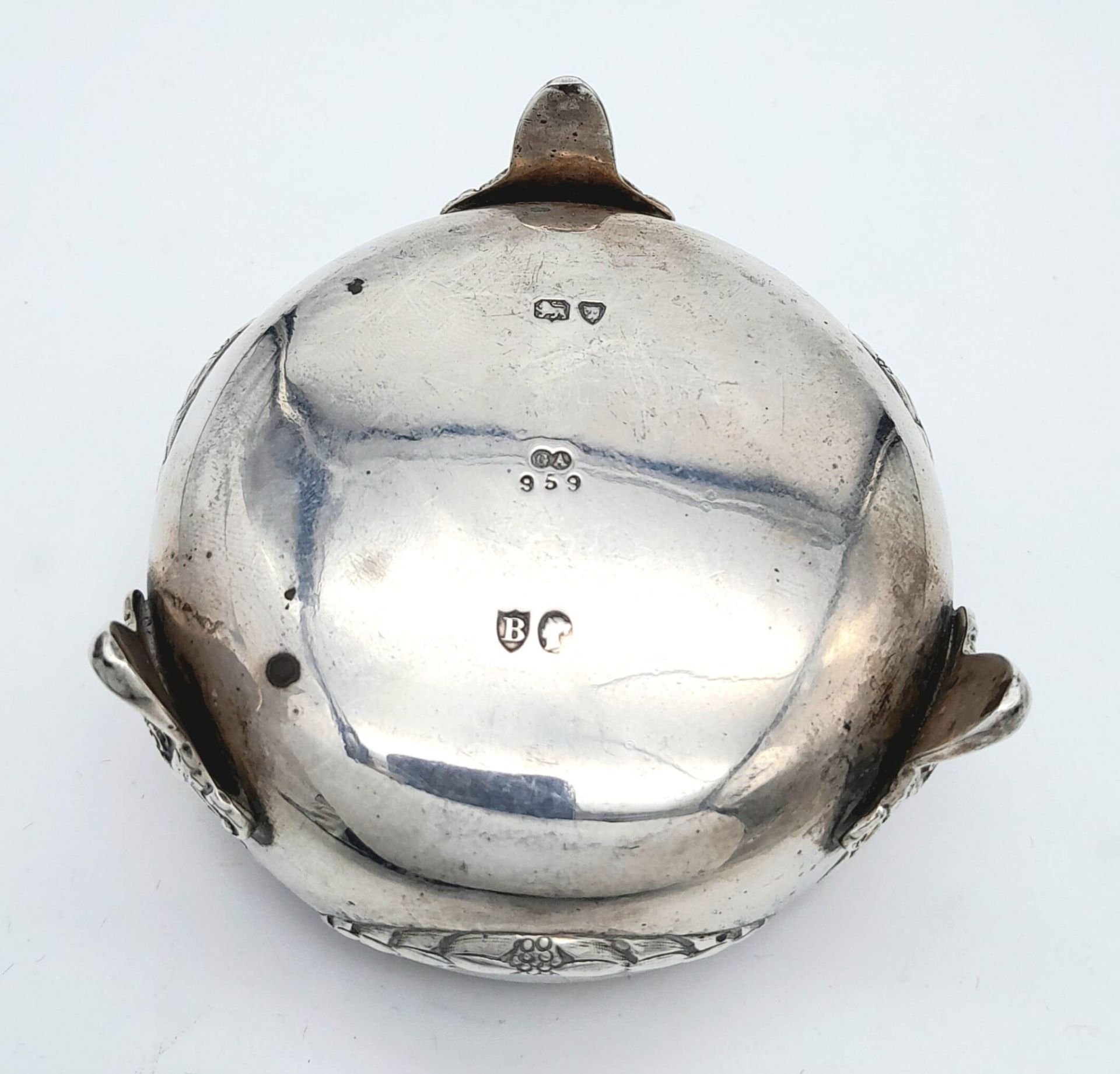 An antique Victorian sterling silver Salt cellar with fabulous engravings on feet (include blue - Image 4 of 5