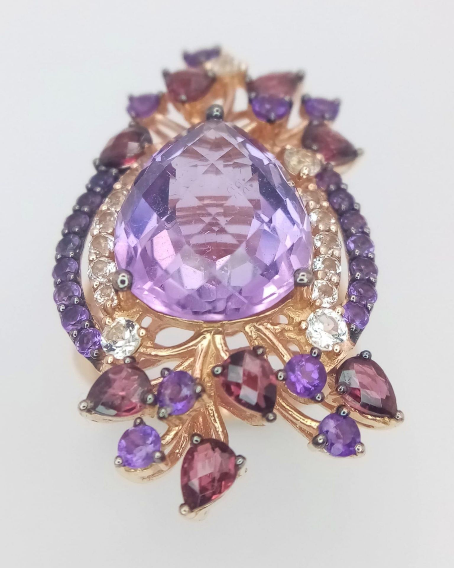 A stunning LE VIAN design, 14 K rose gold ring and earrings set with large pear shaped amethysts and - Image 7 of 11