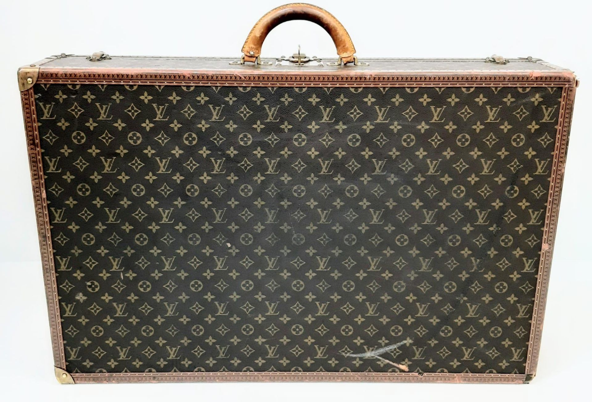 A Vintage Louis Vuitton Bisten 80 Trunk. Famous Monogram Leather With Gold Tone Hardware. Size - Image 3 of 16
