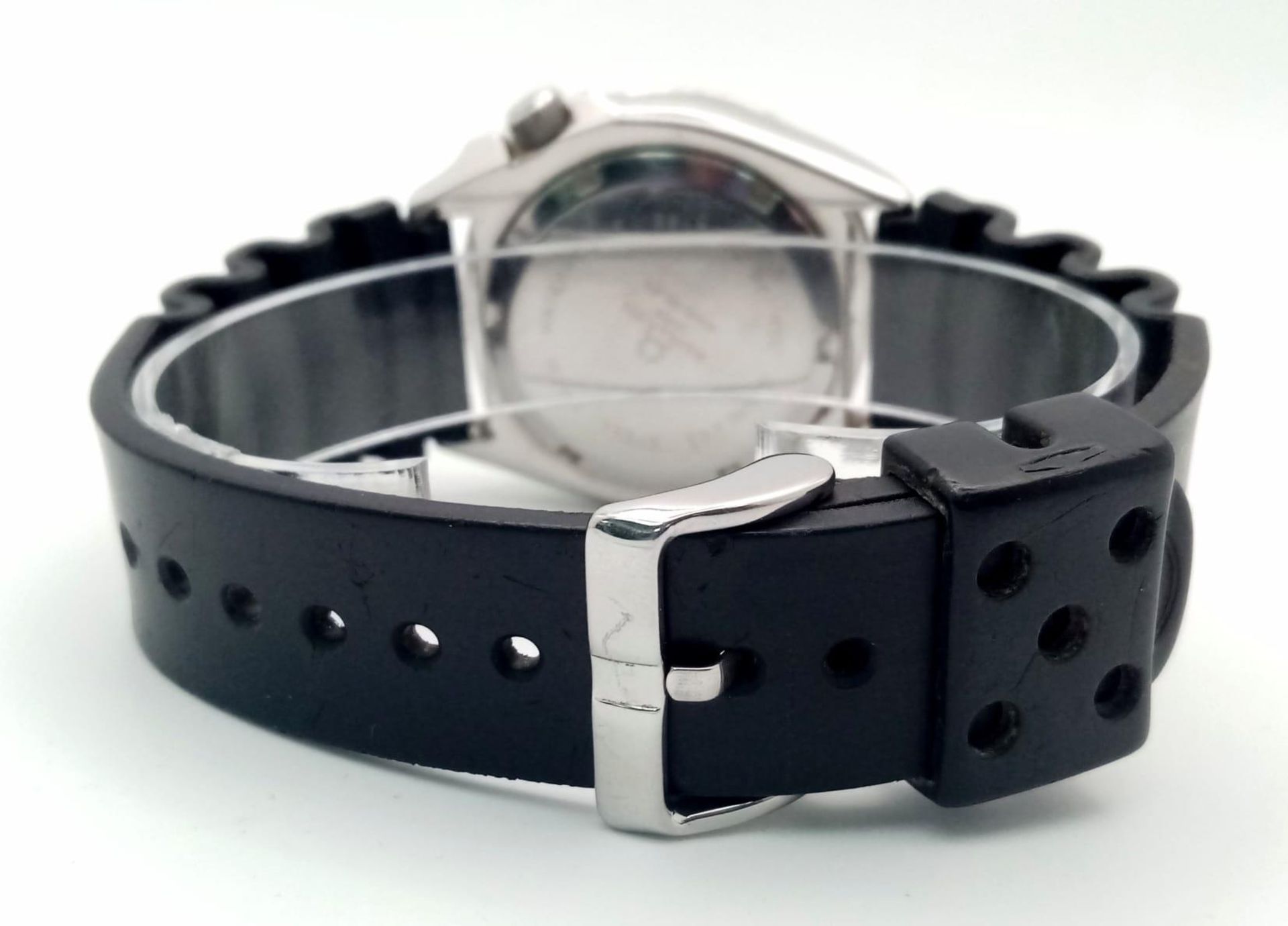 A Solvil and Titus Automatic Gents Watch. Black vulcanised rubber strap. Stainless steel case - - Image 4 of 6