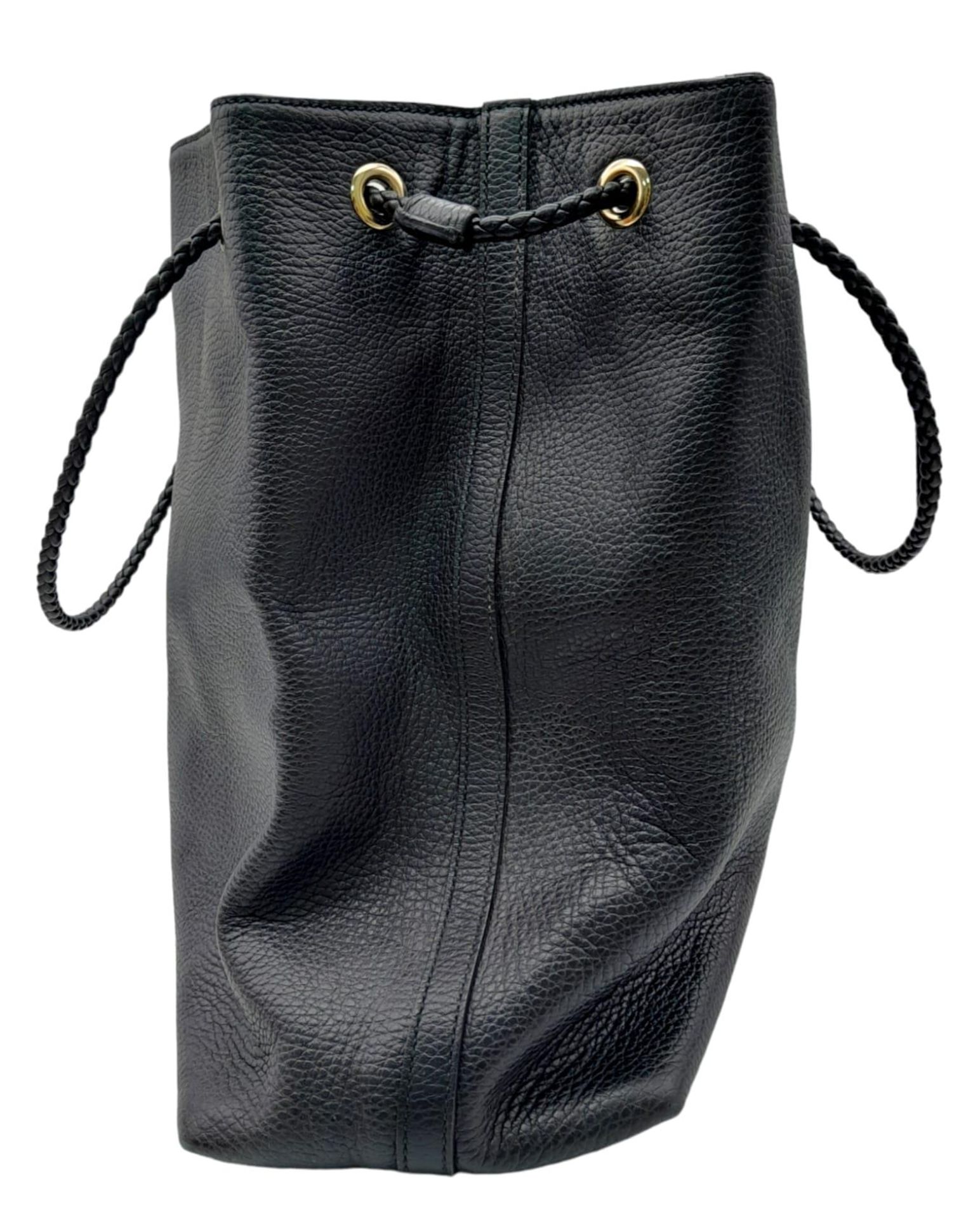 A large black Gucci calfskin Gifford bag with braided handles. Open top with black fabric - Image 2 of 7