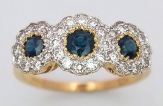 A 18K YELLOW GOLD DIAMOND & SAPPHIRE TRIPLE CLUSTER RING, APPROX 0.35CT DIAMONDS, WEIGHT 3.2G SIZE O