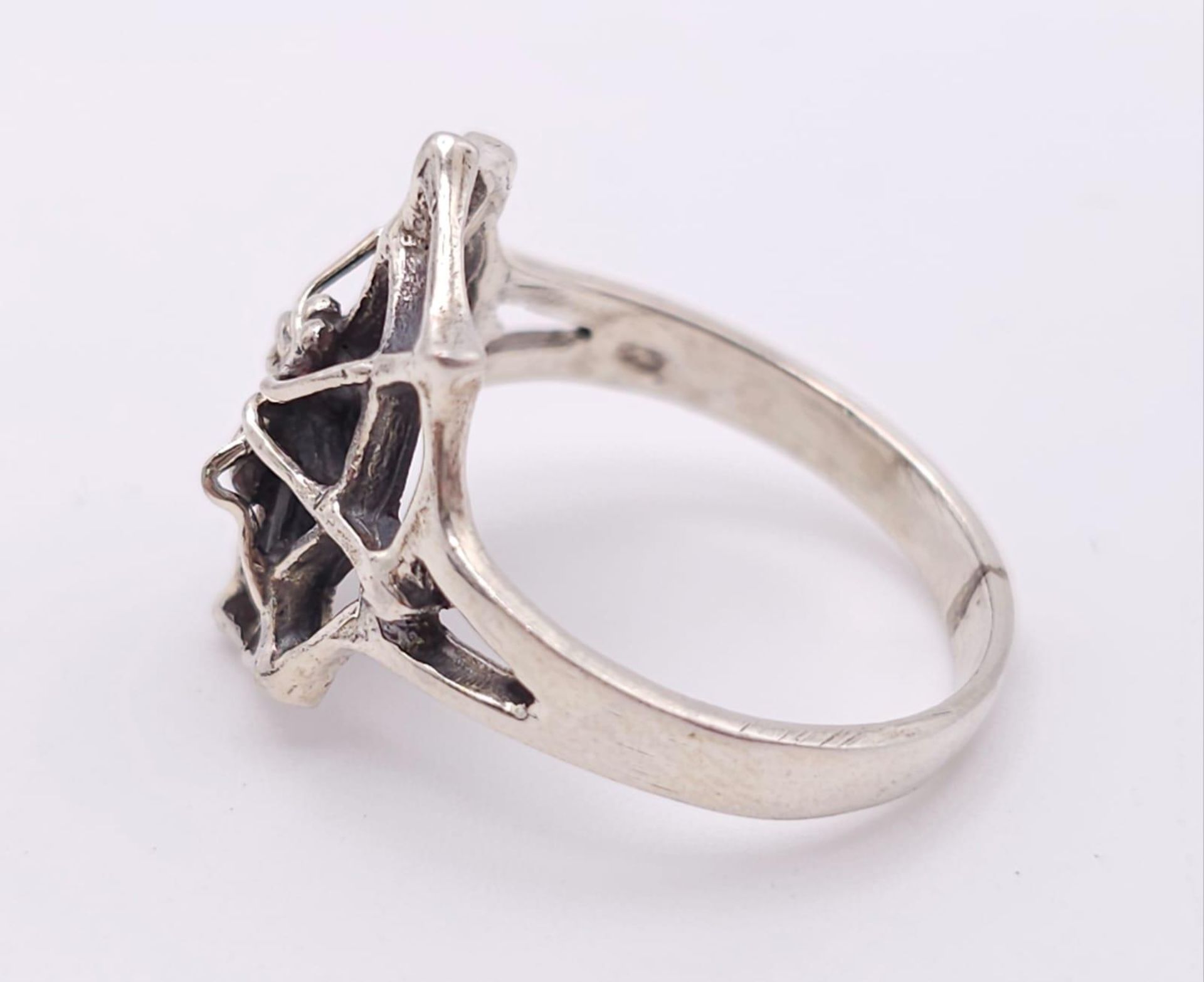 A Unique Vintage Sterling Silver Spider and Spider Web Ring Size Q. The Crown Measures 2cm Long - Image 4 of 9