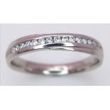18K WHITE GOLD DIAMOND CHANNEL SET BAND RING, APPROX 0.20CT DIAMONDS, WEIGHT 2.6G SIZE N