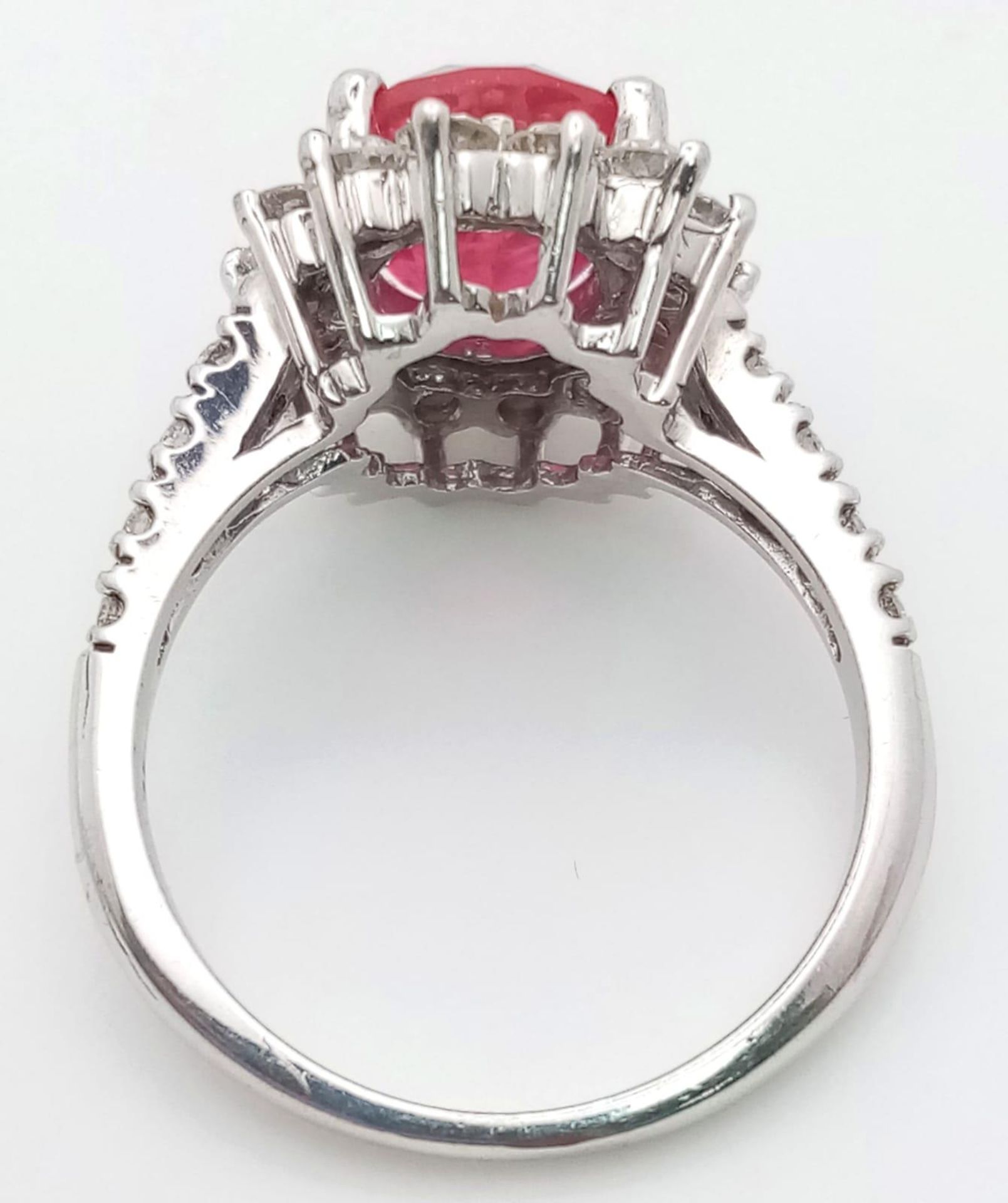 14K WHITE GOLD DIAMOND & RED STONE CLUSTER RING, WITH APPROX 1CT DIAMONDS IN TOTAL, WEIGHT 5.3G SIZE - Image 2 of 4