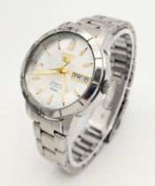 A SEIKO 5 AUTOMATIC 21 JEWELS WATCH ON STAINLESS STEEL STRAP . 35mm