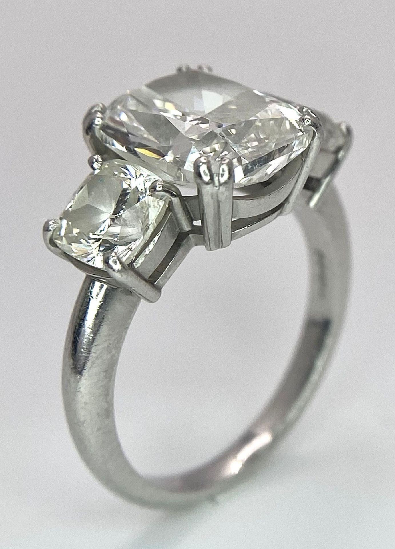 A Breathtaking 4.01ct GIA Certified Diamond Ring. A brilliant cushion cut 4.01ct central diamond - Image 10 of 21