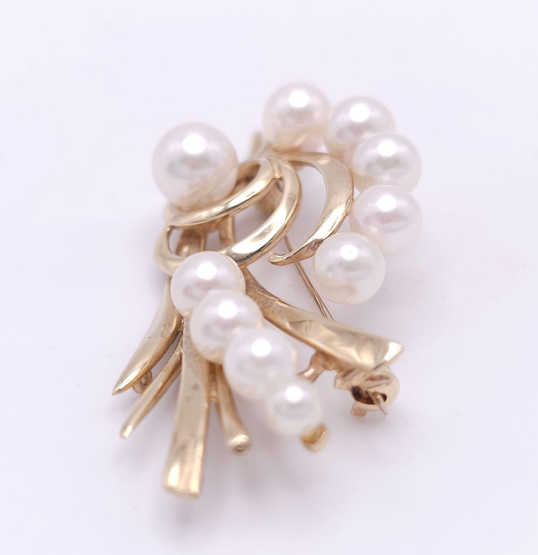 A 9k Yellow Gold and Pearl Decorative Floral Brooch. 5cm. 8g weight - Bild 12 aus 23