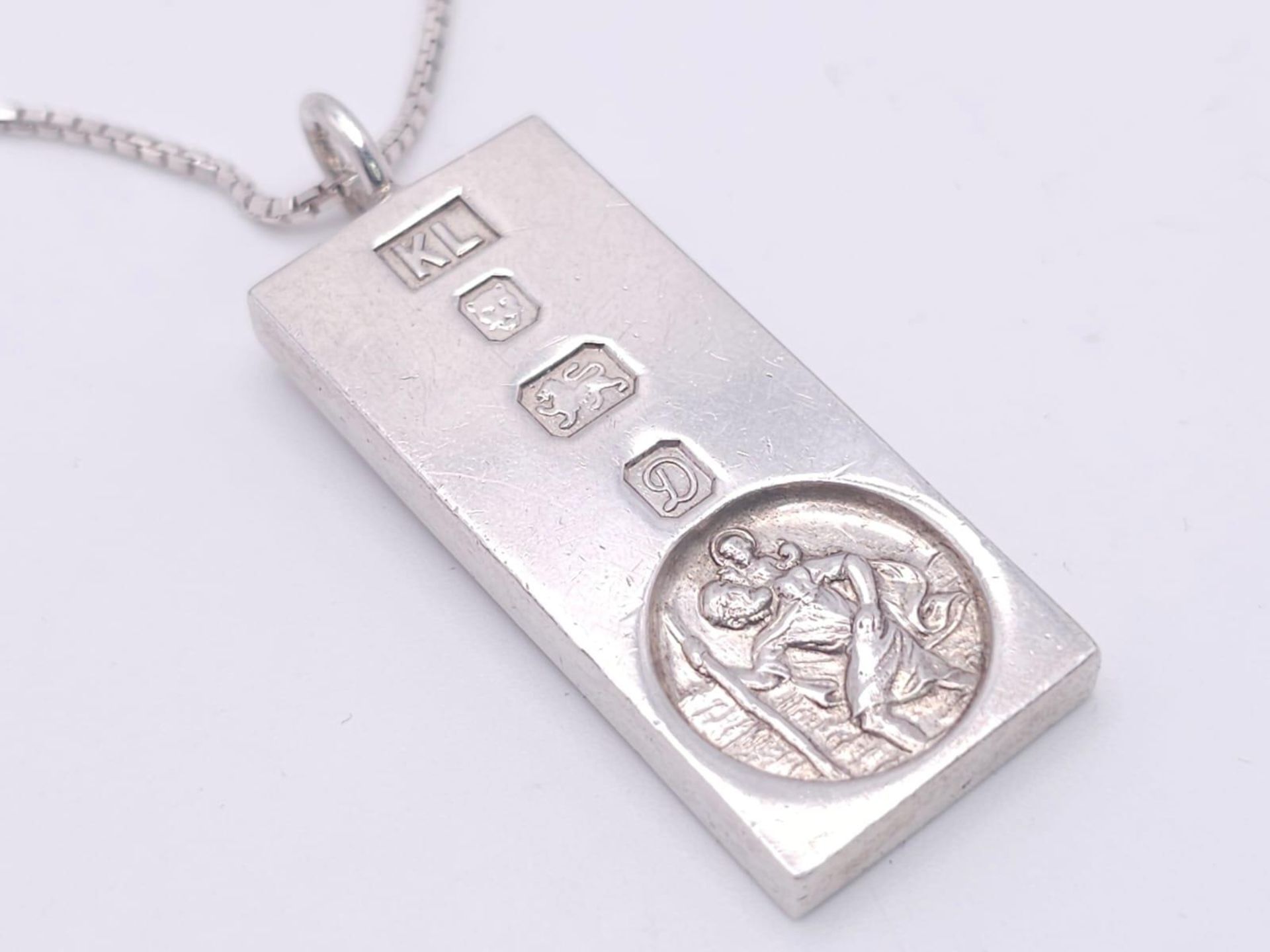 A Sterling Silver St. Christopher Ingot Pendant on a Silver Necklace. 5cm - pendant. 58cm necklace - Image 2 of 13