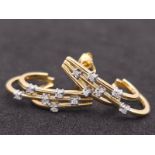A VERY ATTRACTIVE PAIR OF 18K YELLOW GOLD DIAMOND SET EARRINGS, WEIGHT 4.5G