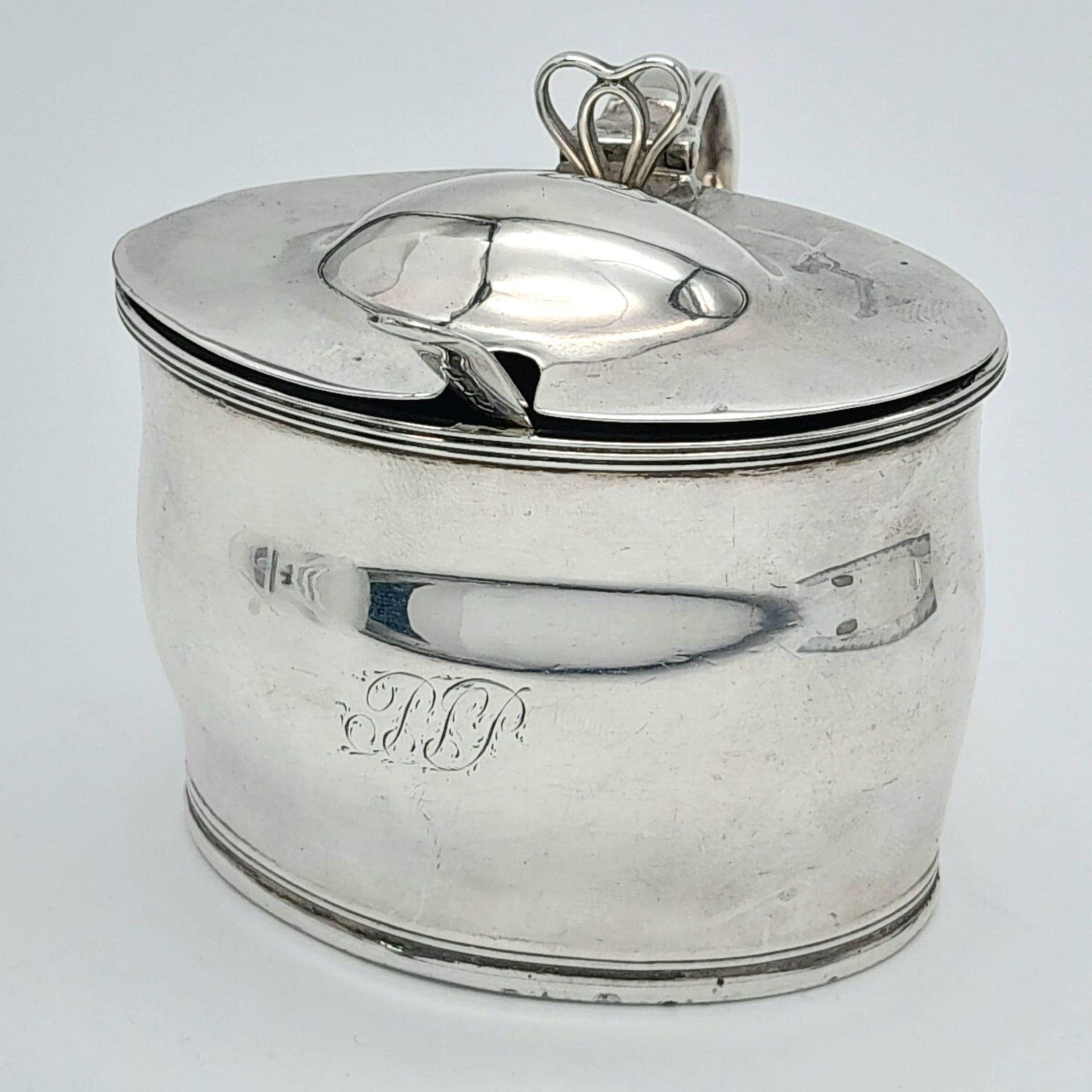 An antique Georgian sterling silver condiment pot with full Sheffield hallmarks, 1805. Wide: 8. - Image 2 of 7