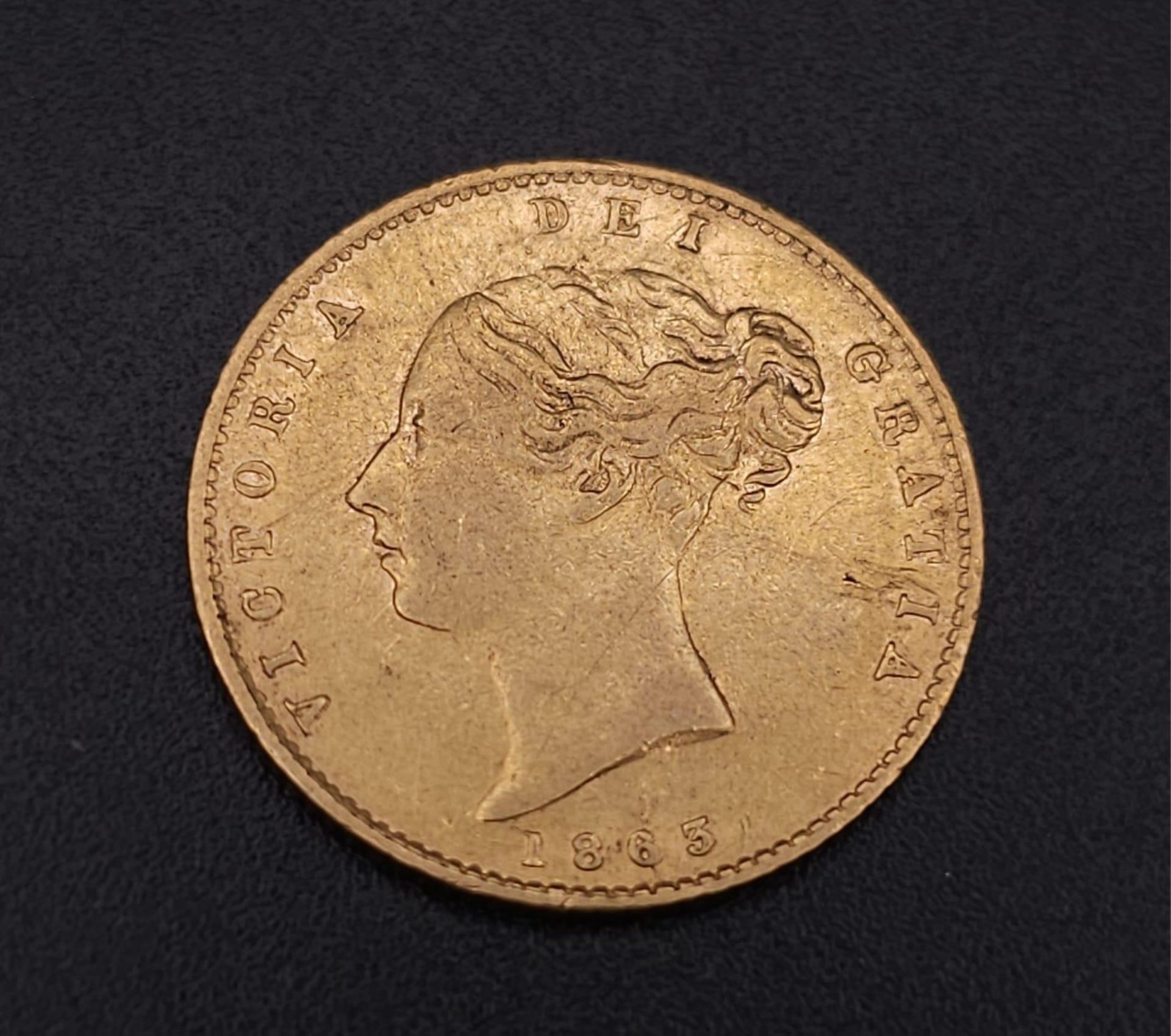 A Queen Victoria 1863 22K Gold Half Sovereign - Image 4 of 7