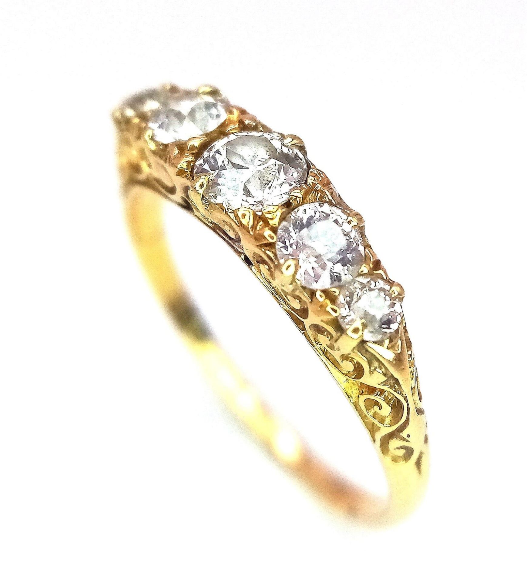 AN ANTIQUE 18K YELOW GOLD DIAMOND 5 STONE SET RING, WITH APPROX 0.60CT OLD CUT DIAMONDS, WEIGHT 2.5G - Image 3 of 13