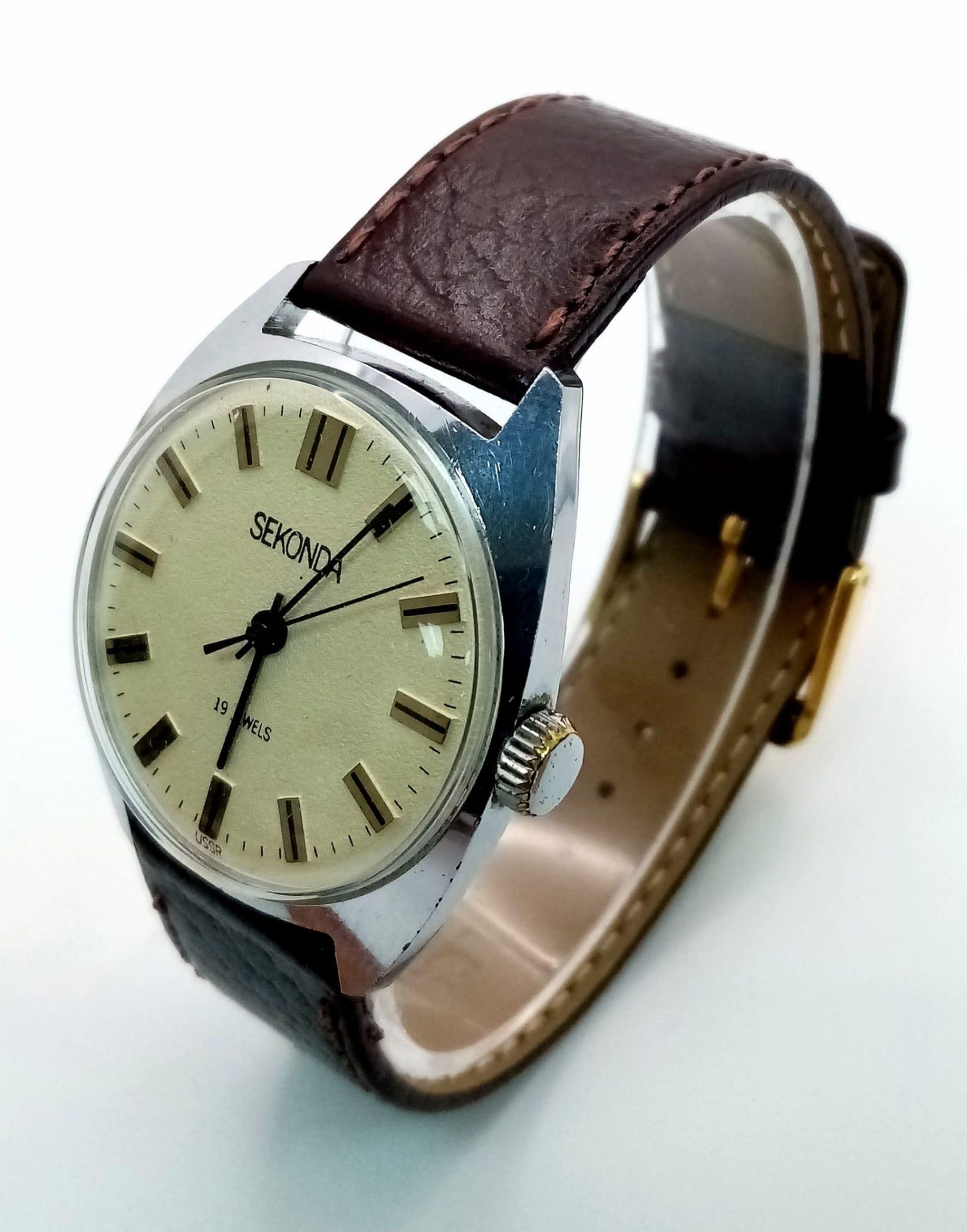 A Vintage Sekonda 17 Jewels Mechanical Gents Watch. Brown leather strap. Stainless steel case - - Bild 2 aus 5