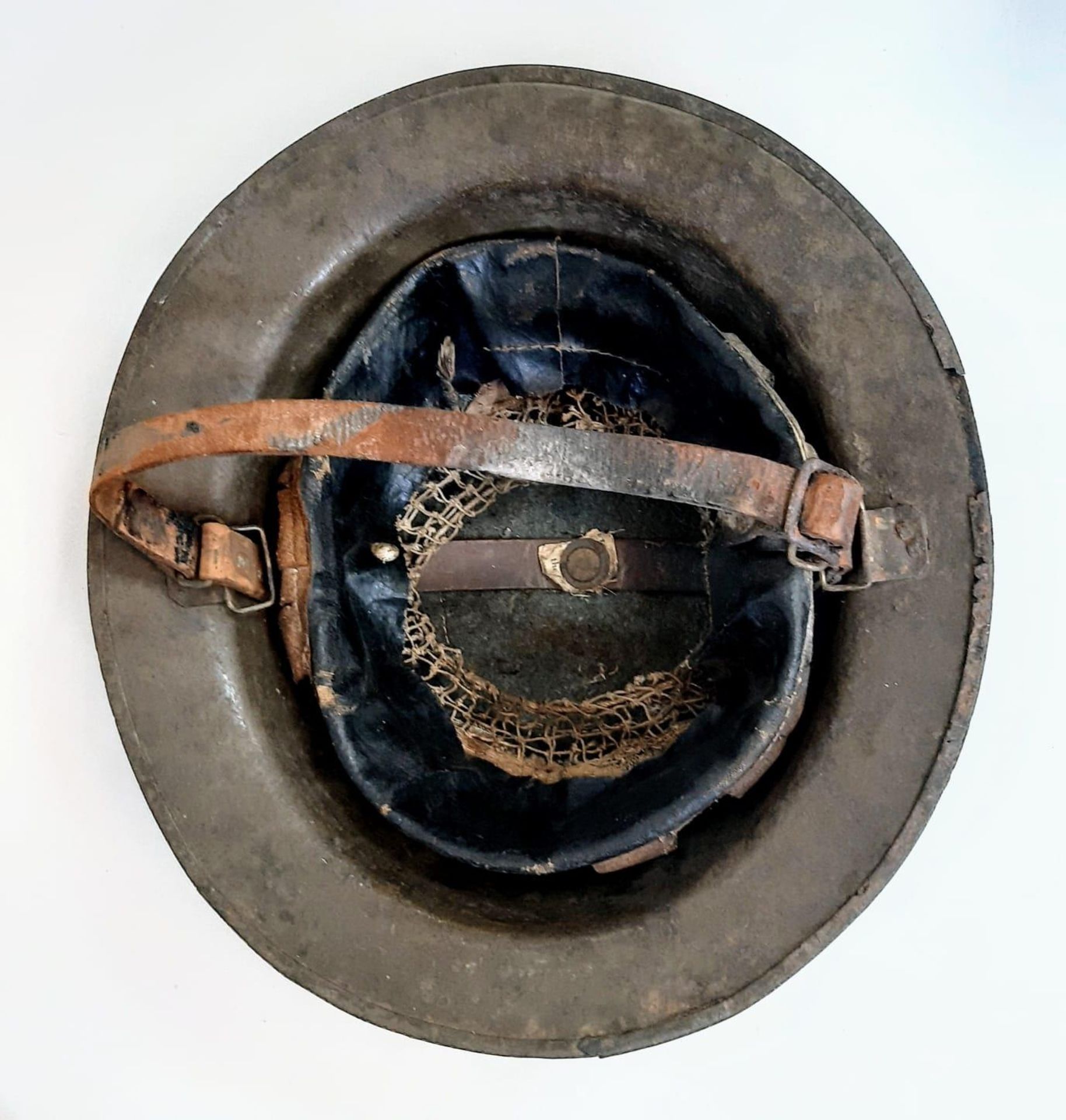 WW1 British Brodie Helmet with Blue Band for the 1st Bn East Yorks circa 1918. Lots of the - Image 5 of 7