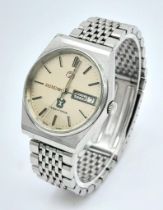 A Vintage Rado 'Green Horse' Automatic Gents Watch. Stainless steel bracelet and case - 34mm. Silver