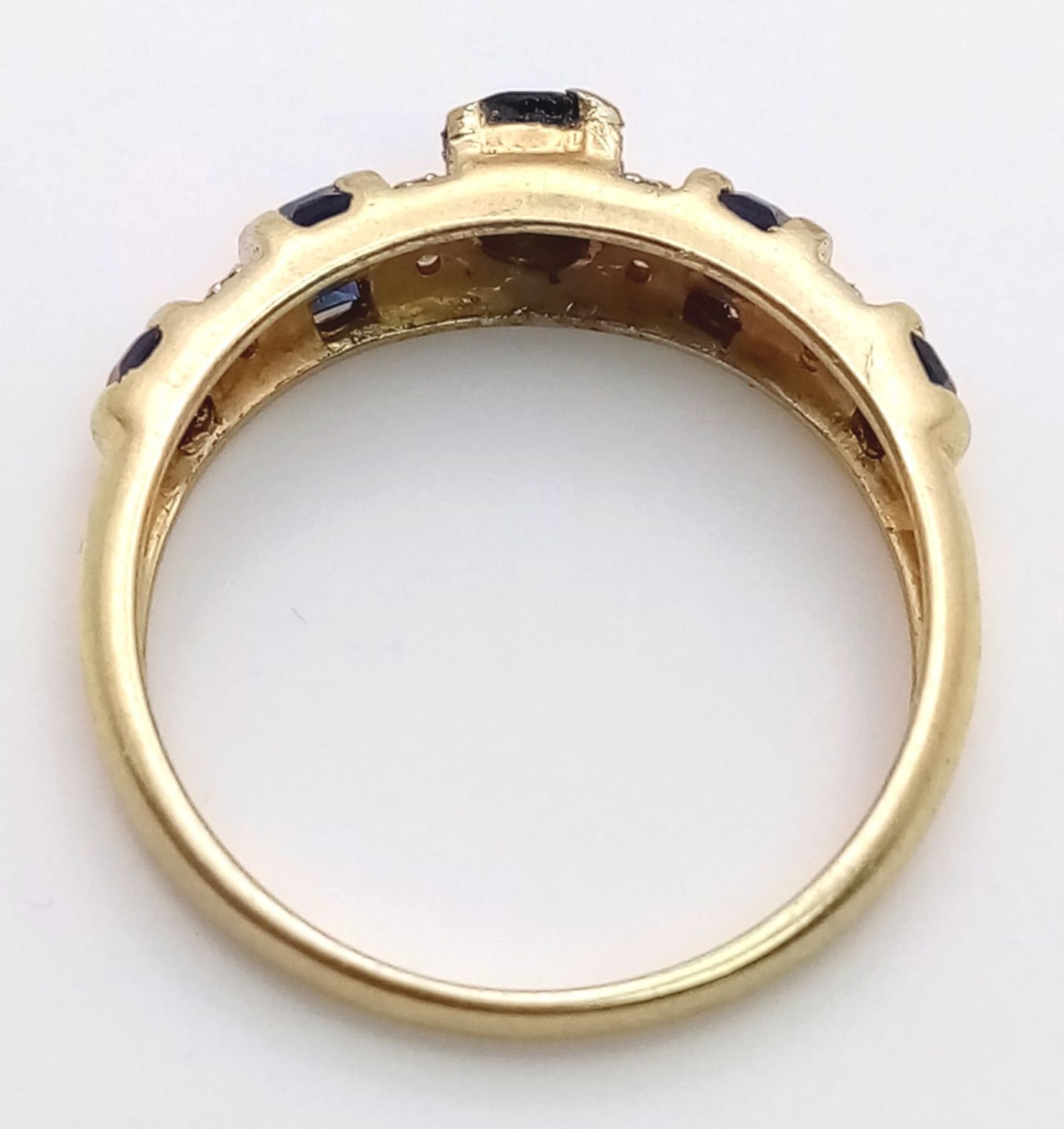 14K YELLOW GOLD DIAMOND & SAPPHIRE RING, WEIGHT 2.7G SIZE L - Image 3 of 4