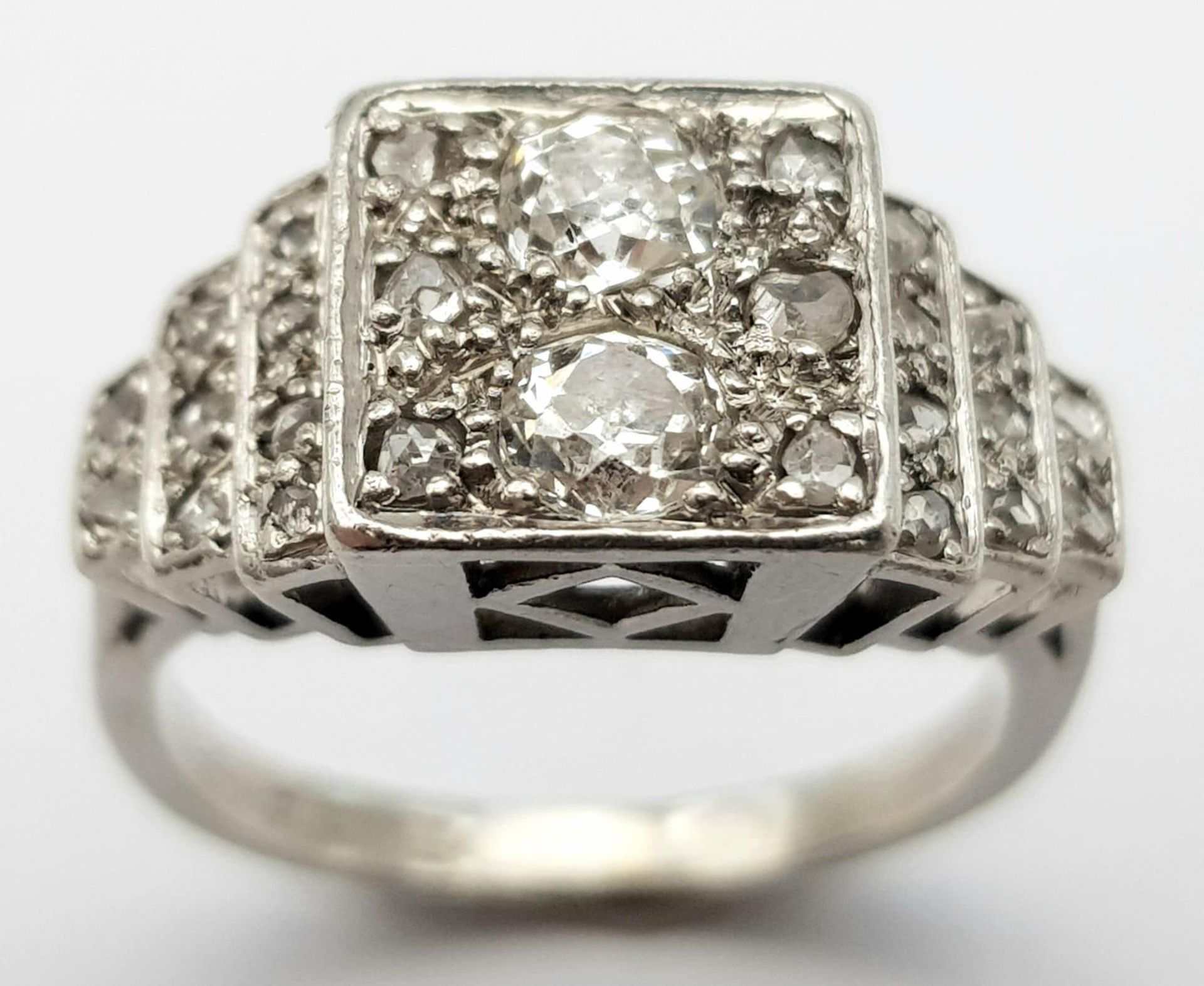 A VINTAGE PLATINUM DIAMOND RING, APPROX 0.65CT DIAMONDS TOTAL, WEIGHT 6.8G SIZE M - Image 3 of 9