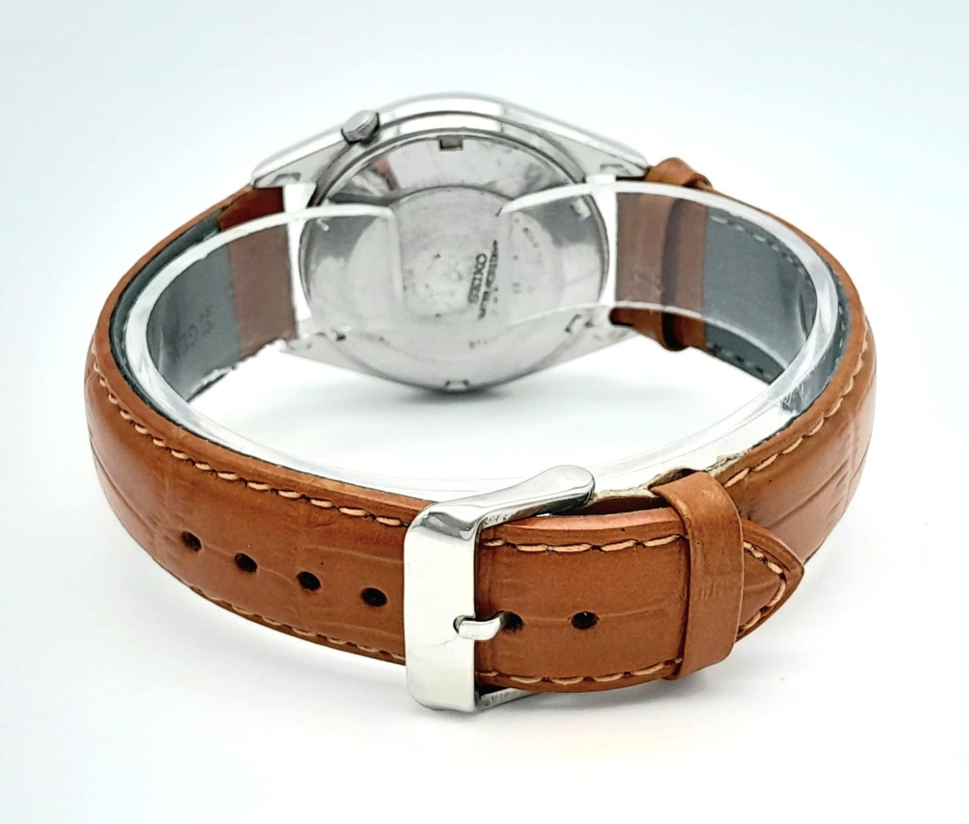 A Vintage Seiko 5 Automatic Gents Watch. Brown leather strap. Stainless steel case - 36mm. Dark grey - Bild 6 aus 11