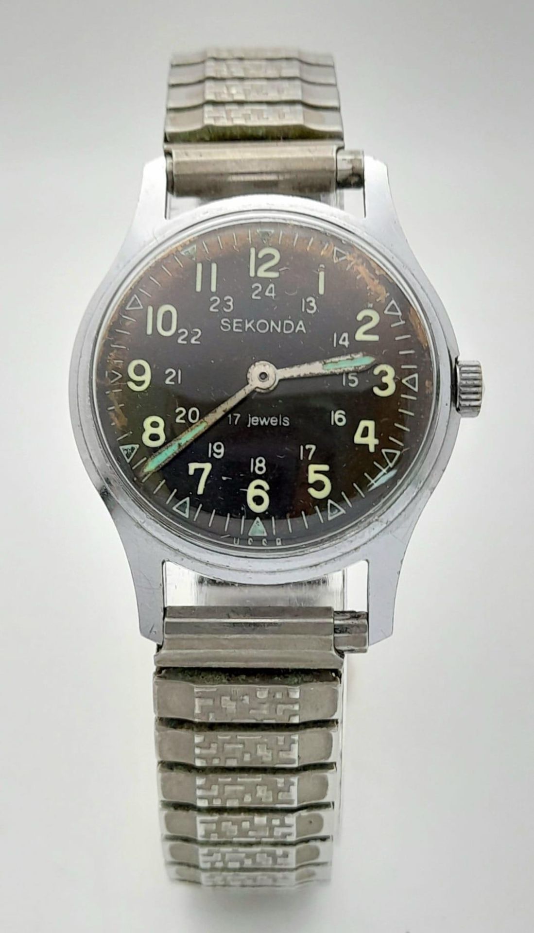 A Vintage Sekonda Mechanical Gents Watch. Expandable stainless steel bracelet. Case - 31mm. 17 - Image 2 of 9