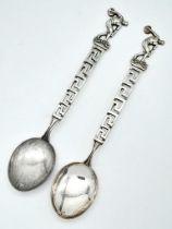 2X vintage silver souvenir spoons with Greece design. Total weight 19.8G. Total length 12cm.