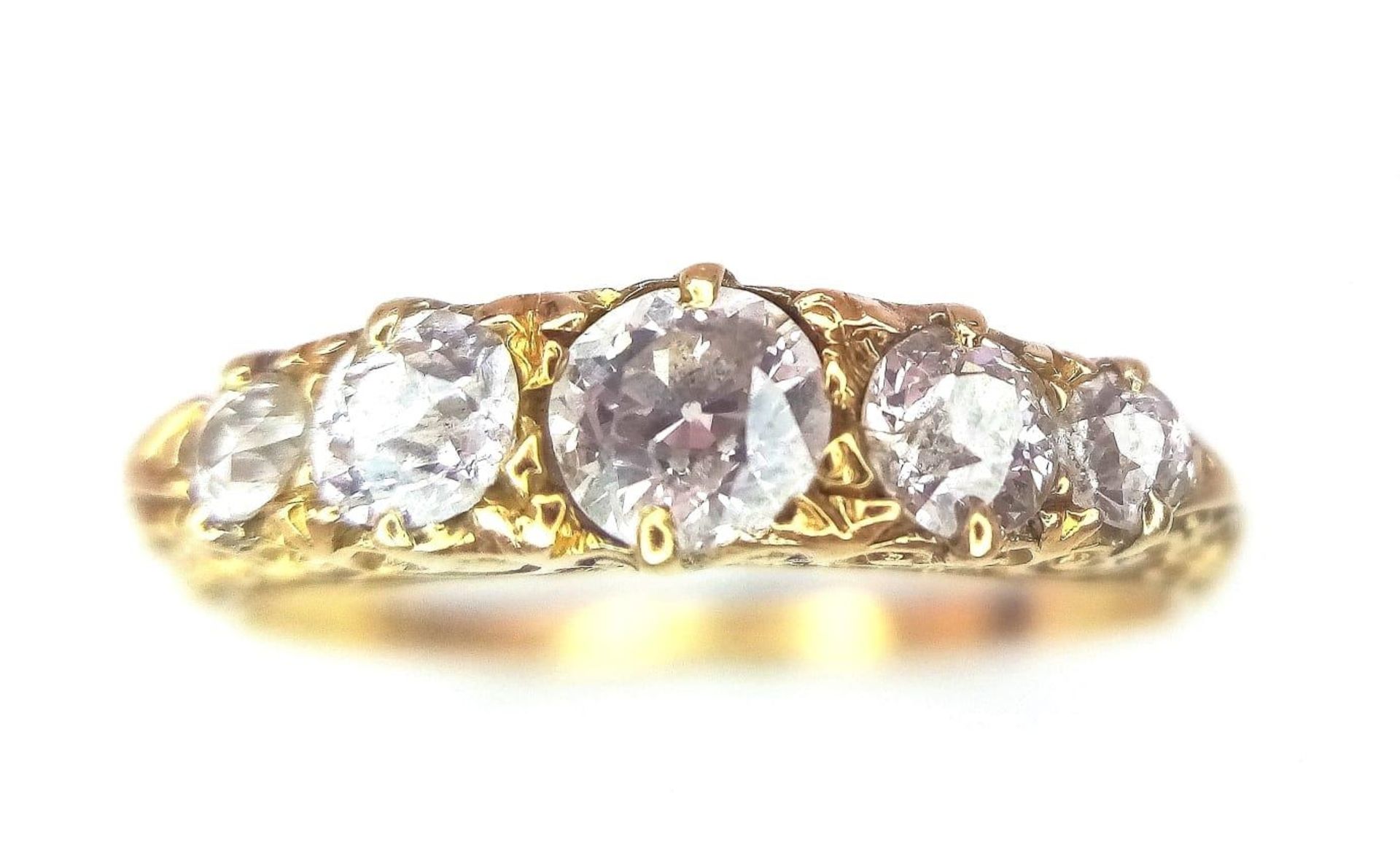 AN ANTIQUE 18K YELOW GOLD DIAMOND 5 STONE SET RING, WITH APPROX 0.60CT OLD CUT DIAMONDS, WEIGHT 2.5G - Image 6 of 13