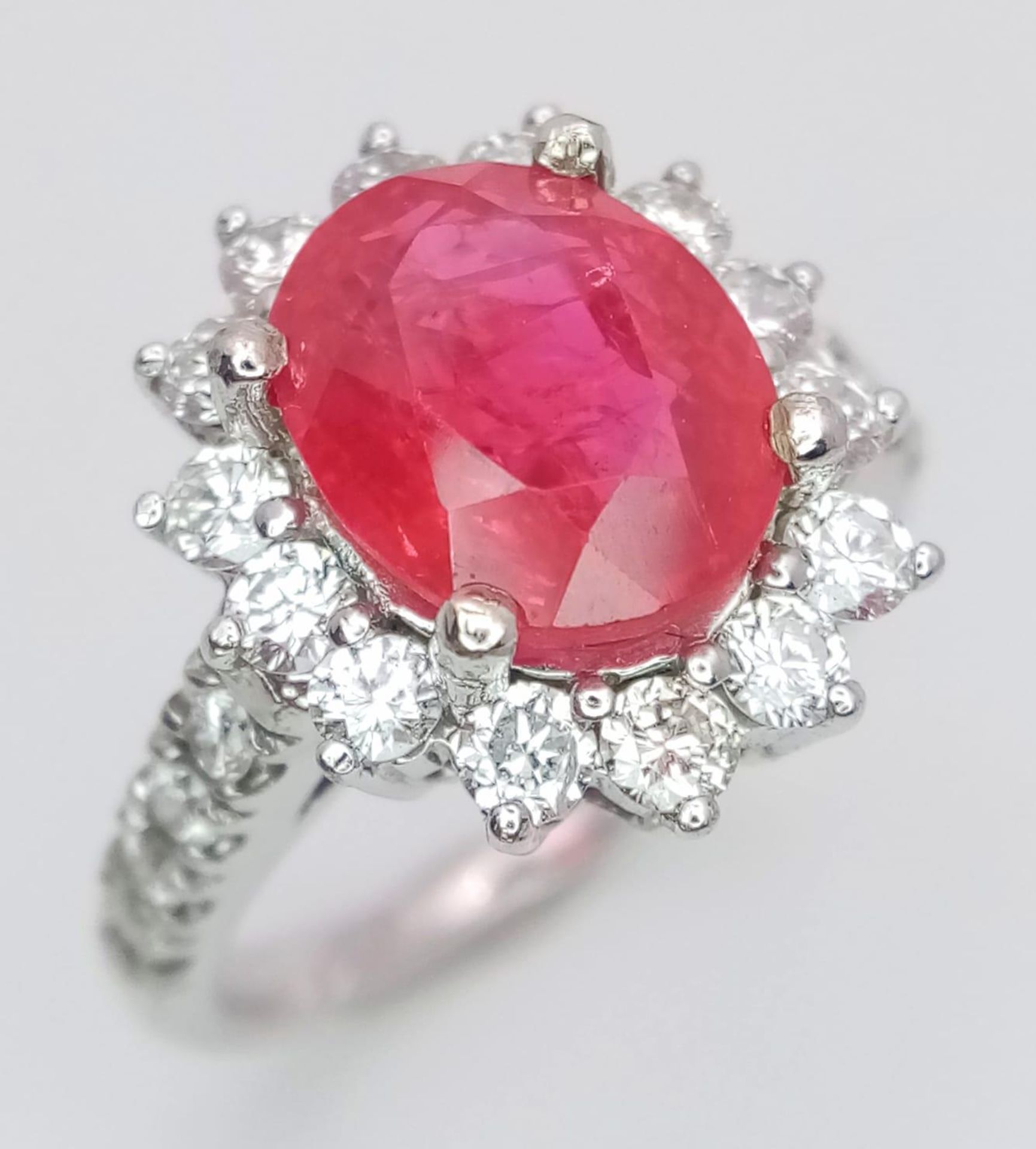14K WHITE GOLD DIAMOND & RED STONE CLUSTER RING, WITH APPROX 1CT DIAMONDS IN TOTAL, WEIGHT 5.3G SIZE - Image 3 of 4