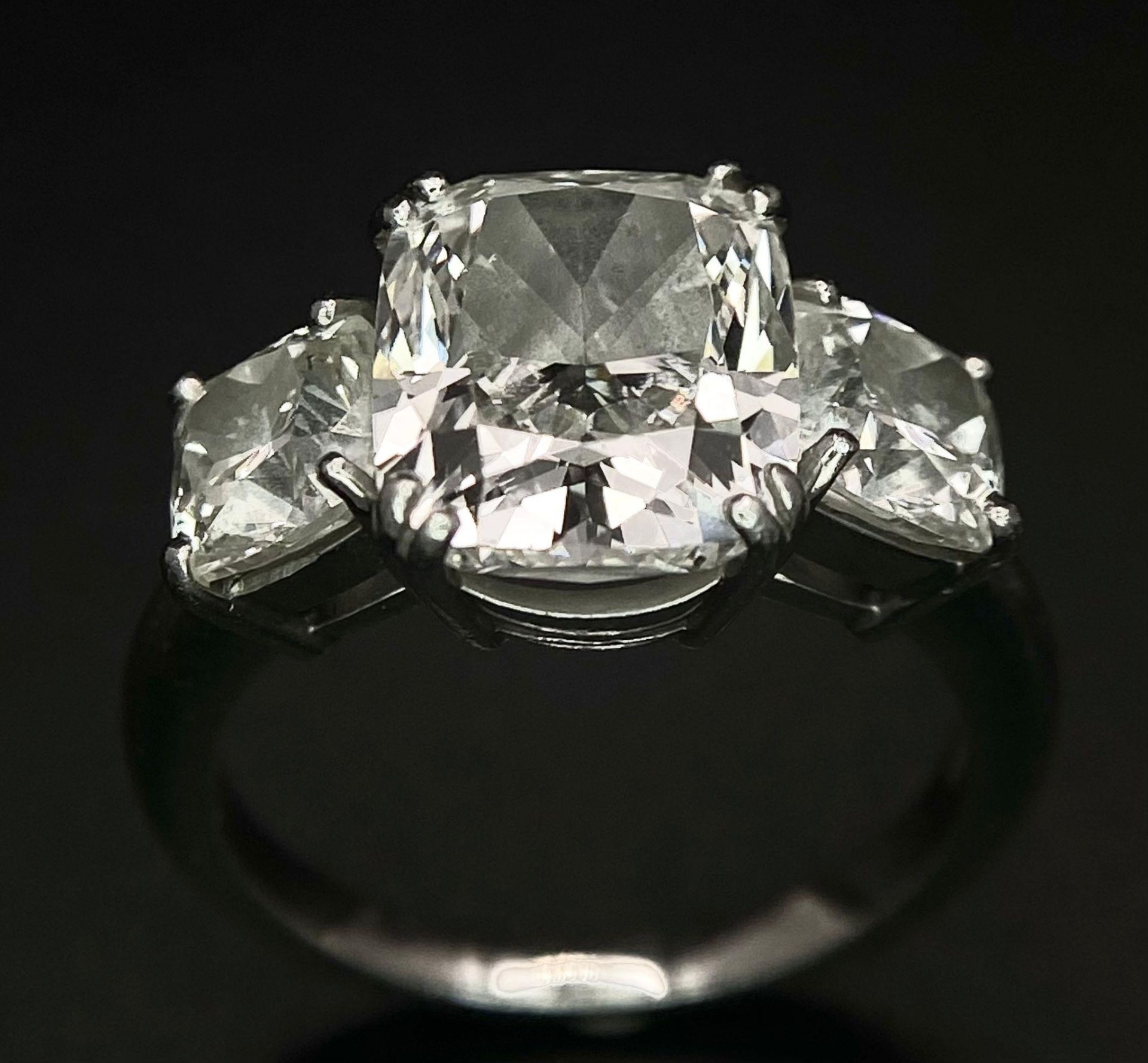 A Breathtaking 4.01ct GIA Certified Diamond Ring. A brilliant cushion cut 4.01ct central diamond - Image 3 of 21