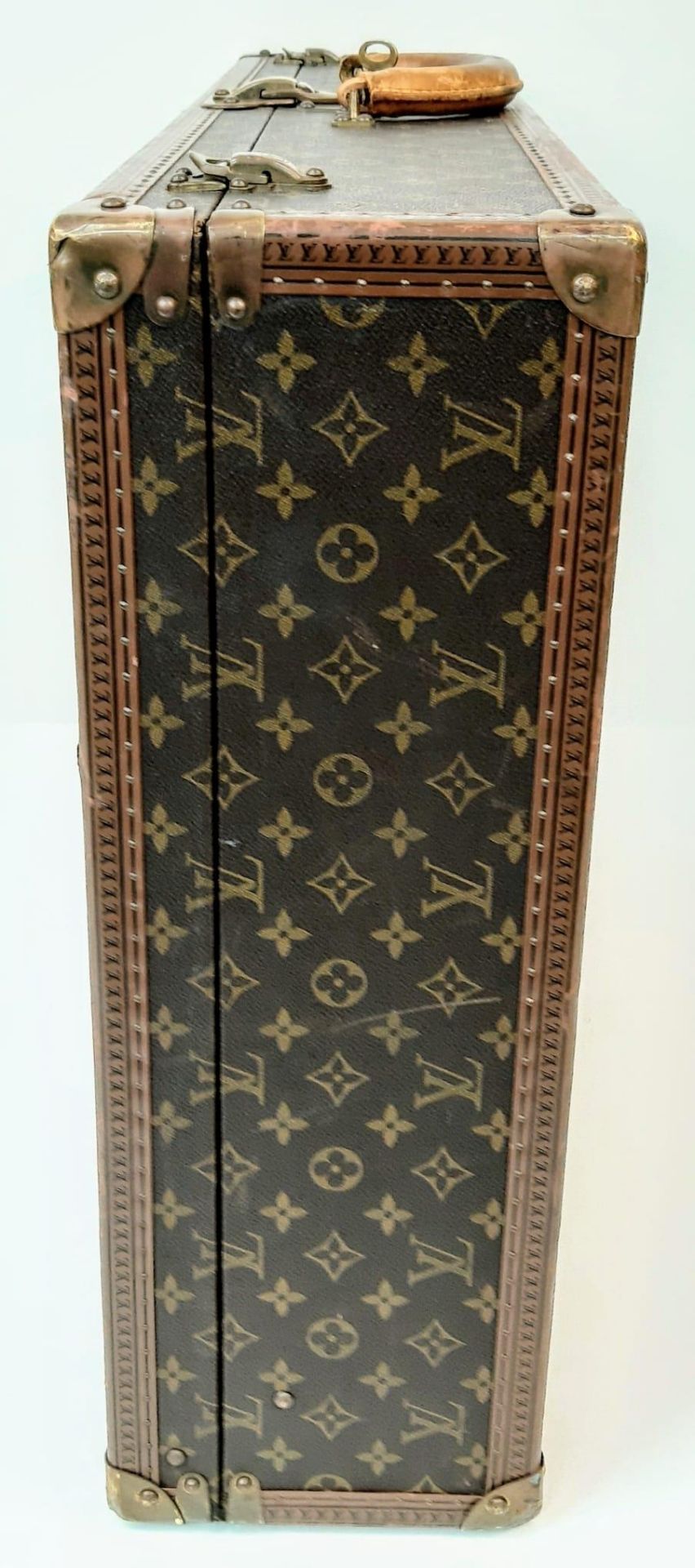 A Vintage Louis Vuitton Bisten 80 Trunk. Famous Monogram Leather With Gold Tone Hardware. Size - Image 5 of 16