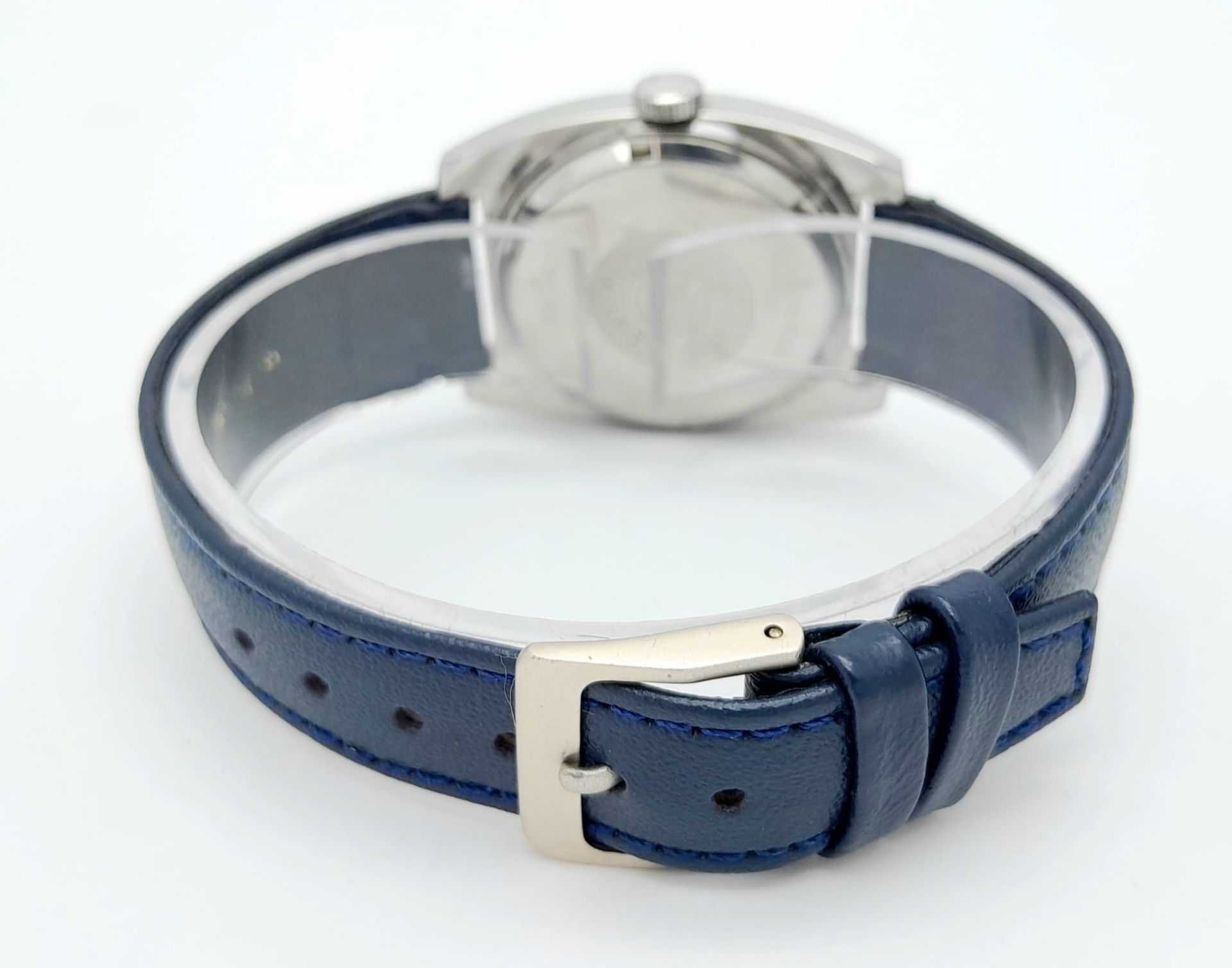 A Vintage Rodania Mechanical Gents Watch. Blue leather strap. Stainless steel case - 32mm. Purple - Bild 8 aus 8