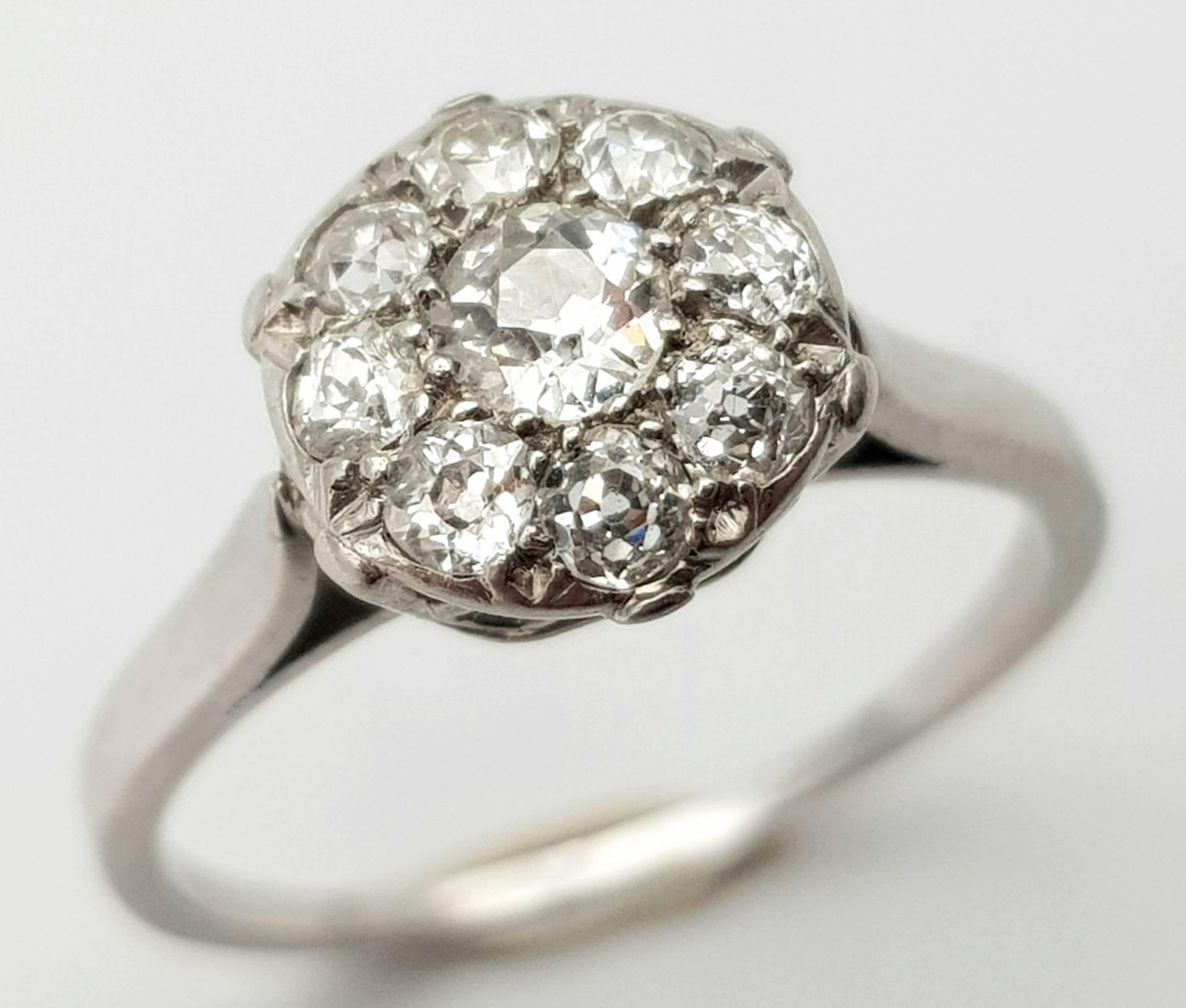 A LOVELY PLATINUM VINTAGE DIAMOND RING WITH APPROX 1.10CT OLD CUT DIAMONDS, WEIGHT 3.6G SIZE O - Bild 5 aus 9