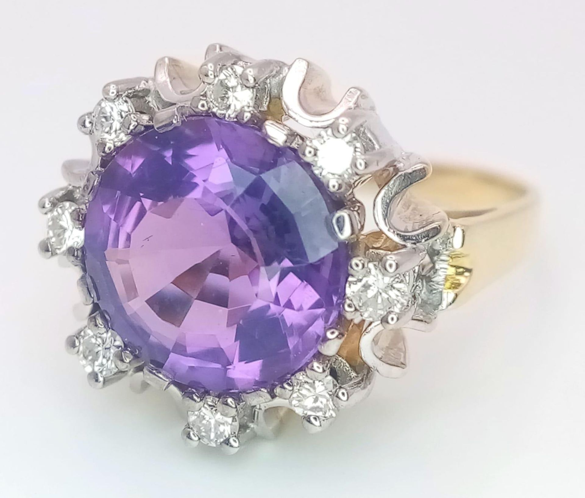 A Gorgeous 14K Yellow Gold Amethyst and Diamond Ring. Central round cut 5ct amethyst with a - Image 5 of 9