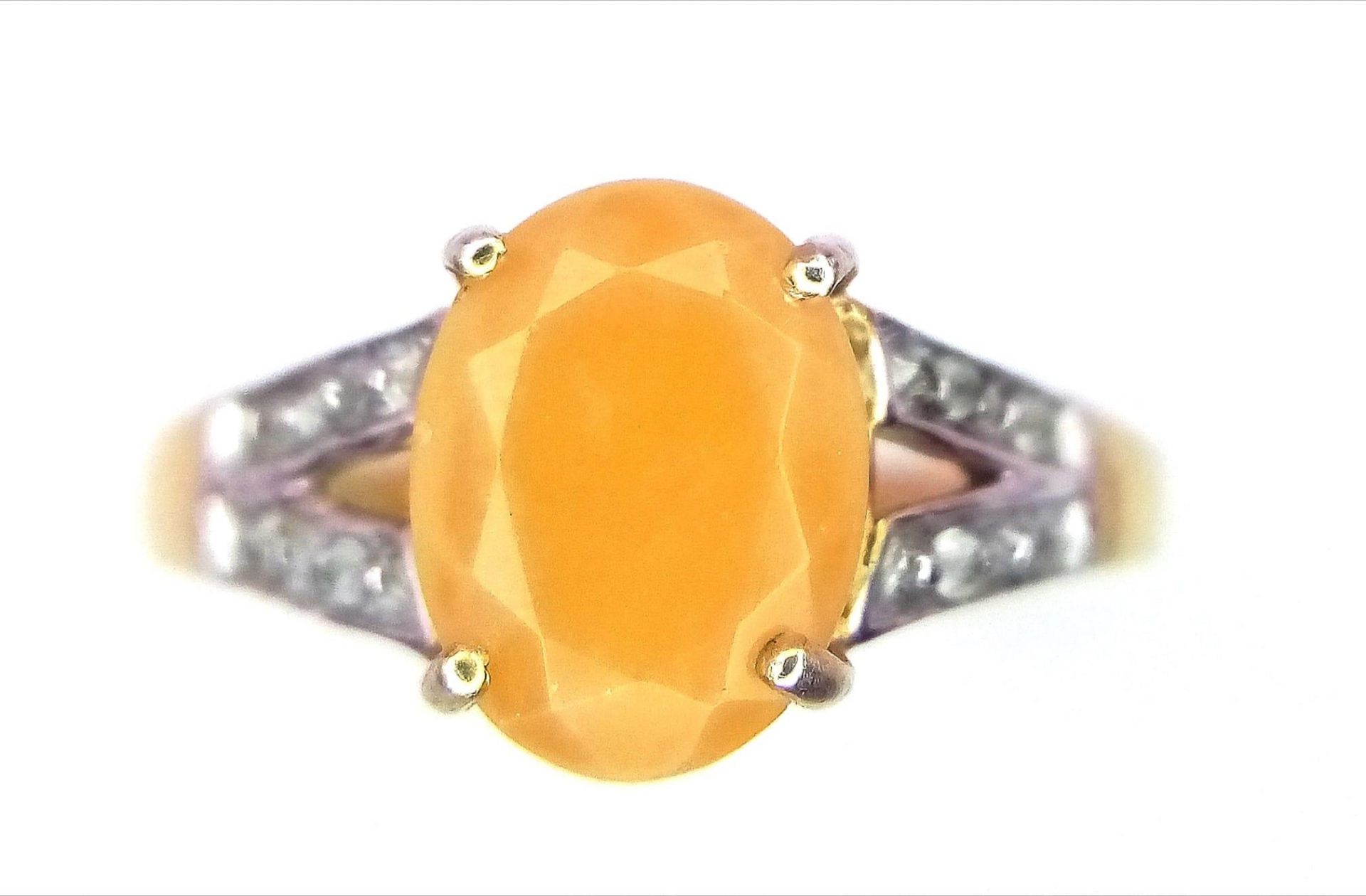 A 9K GOLD AGATE AND DIAMOND RING . 1.8gms size L - Image 3 of 8