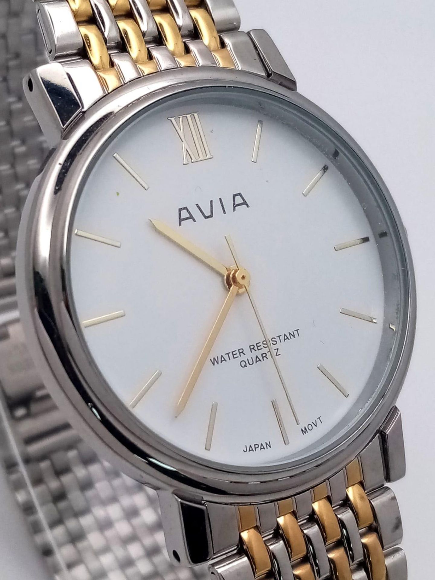 An Unworn Men’s Avia Model 1168 Quartz Bi-Metal Two Tone Watch. Full Working Order. Comes with Box - Bild 4 aus 7