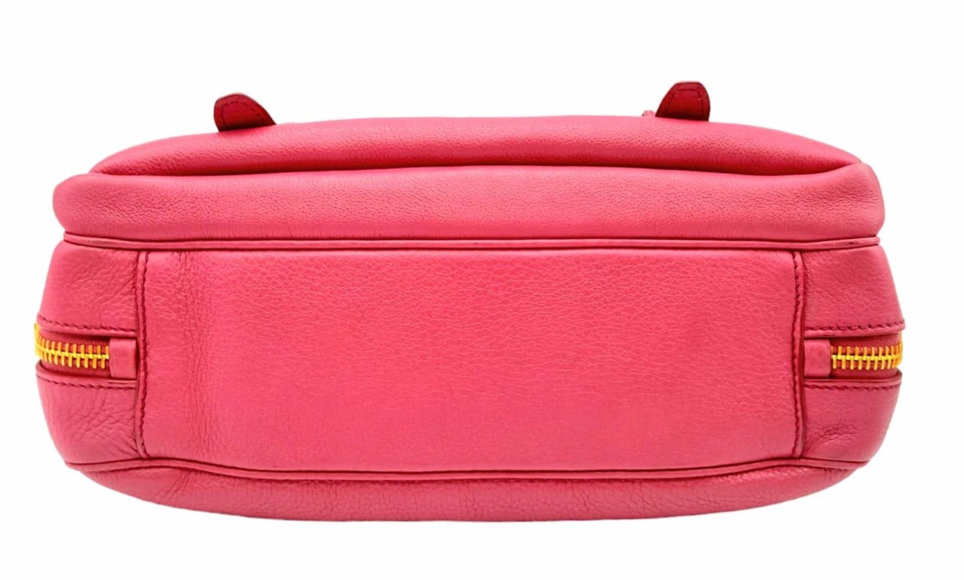 A Prada Vitello Daino satchel bag, soft pink leather, matching leather/fabric interior, gold tone - Image 5 of 11