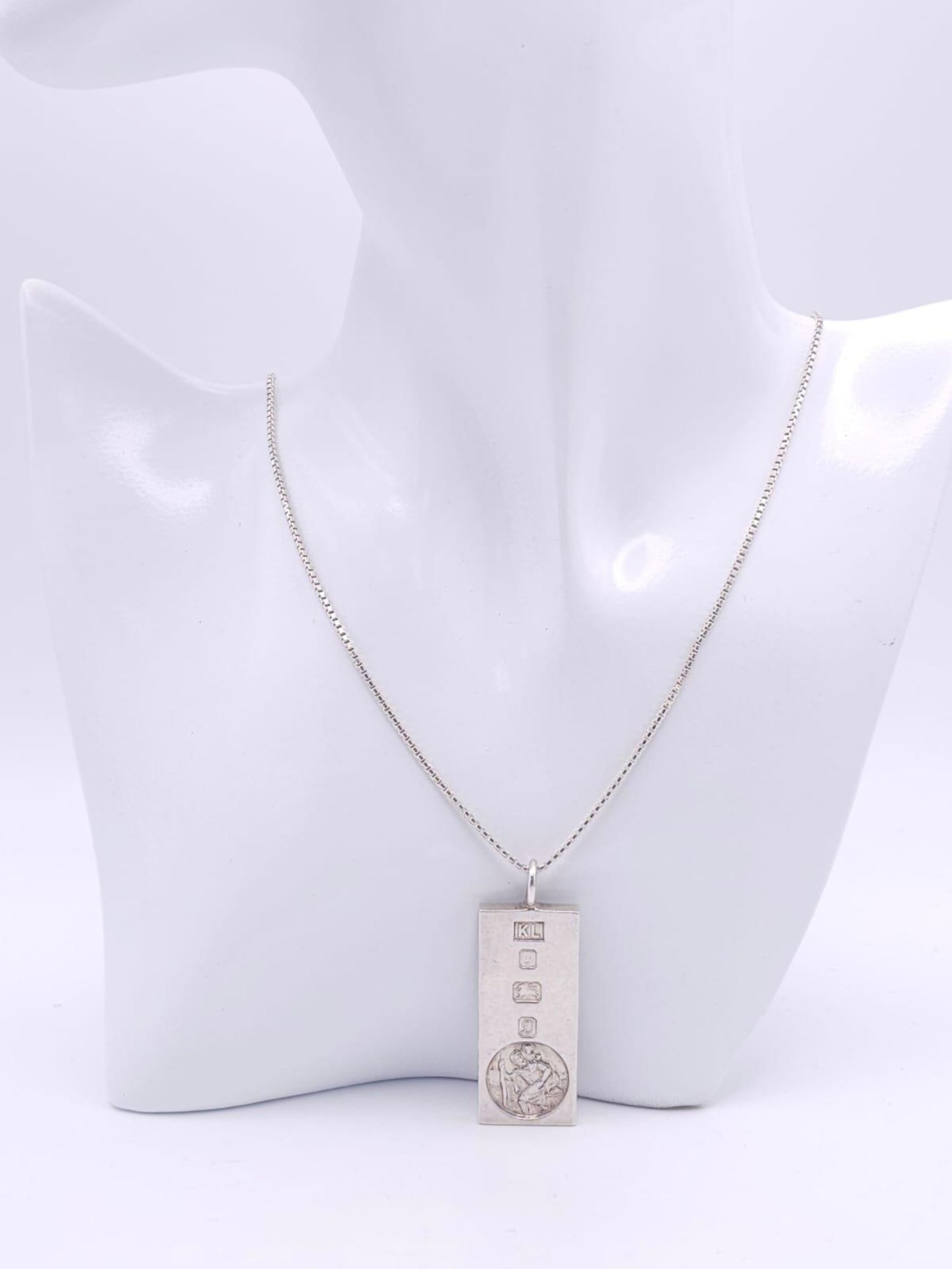A Sterling Silver St. Christopher Ingot Pendant on a Silver Necklace. 5cm - pendant. 58cm necklace - Image 12 of 13