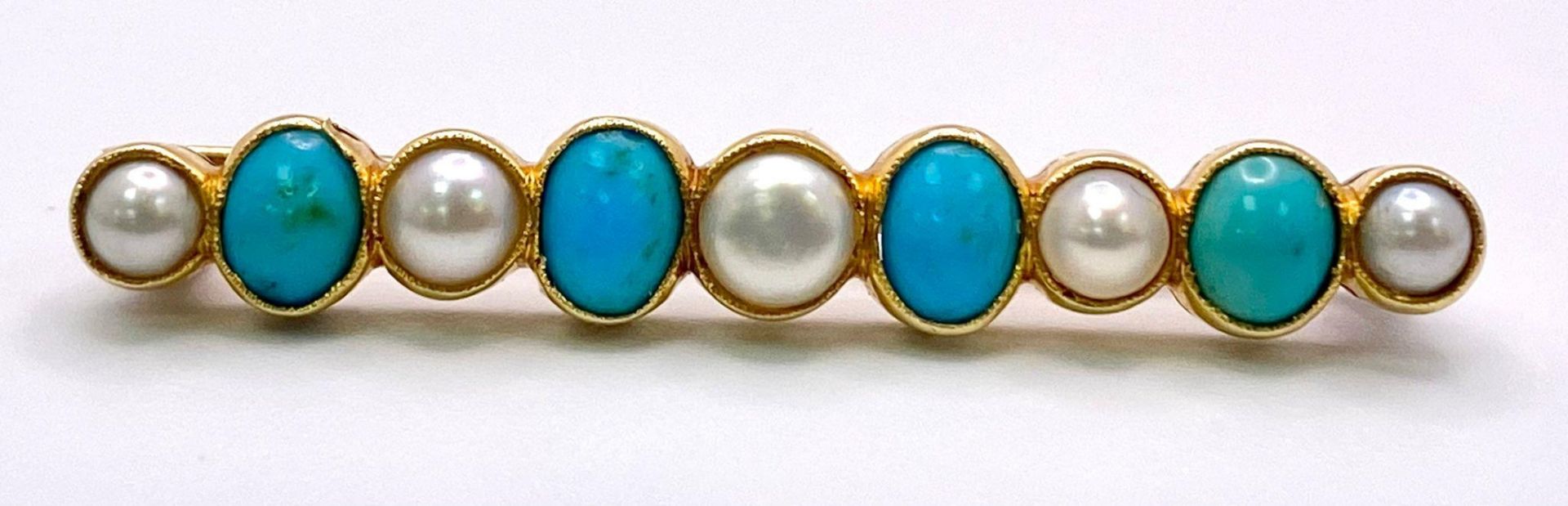 An Antique 18K Gold (tested) Turquoise and Pearl Bar Brooch. Alternating pearl and turquoise - Bild 2 aus 3